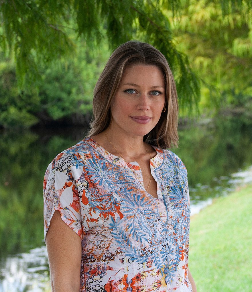 Karyn Seo Tally Embroidered Print Silk Split V-Neck Short Sleeve Blend Top