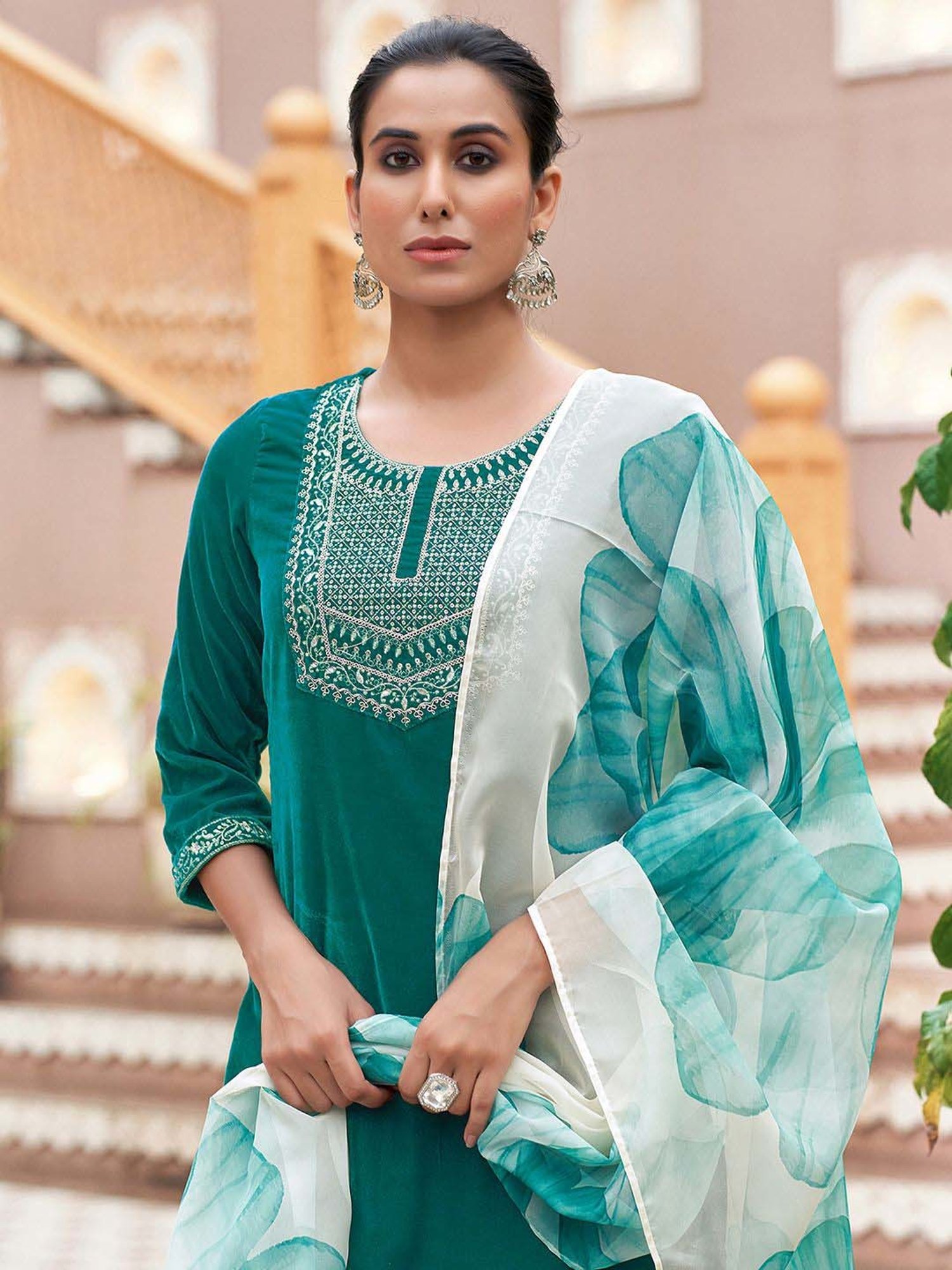 Skylee Green Embroidered Kurta Pant Set With Dupatta