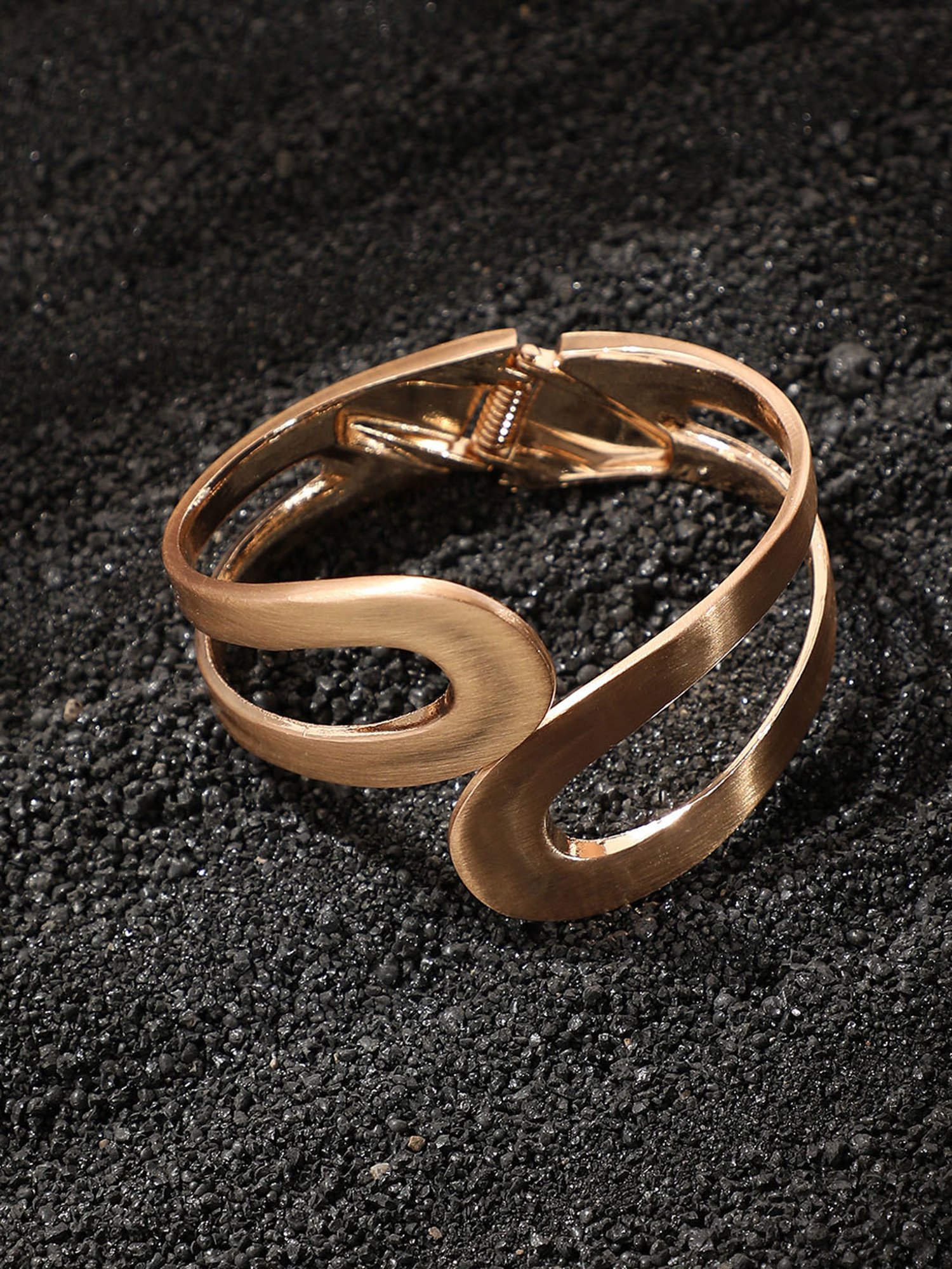 SOHI Minimal Metallic Bracelet For Women