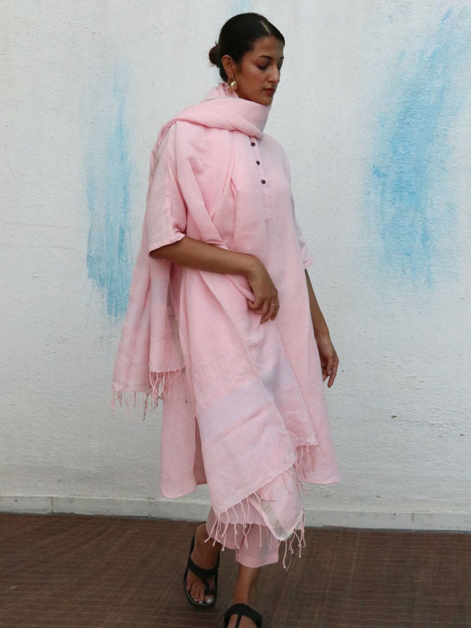 Chidiyaa Pink Breathe Ivy Handwoven Linen Dupatta