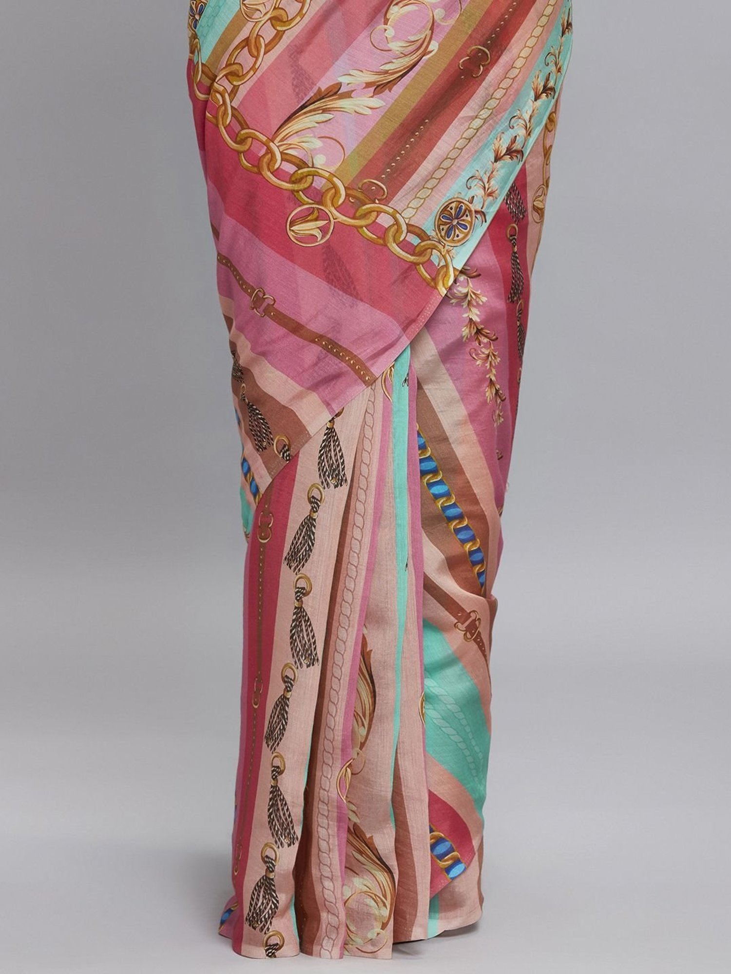 Navyasa Pink liva Organza Floral Printed Saree With Coordinated Unstitched Blouse Piece