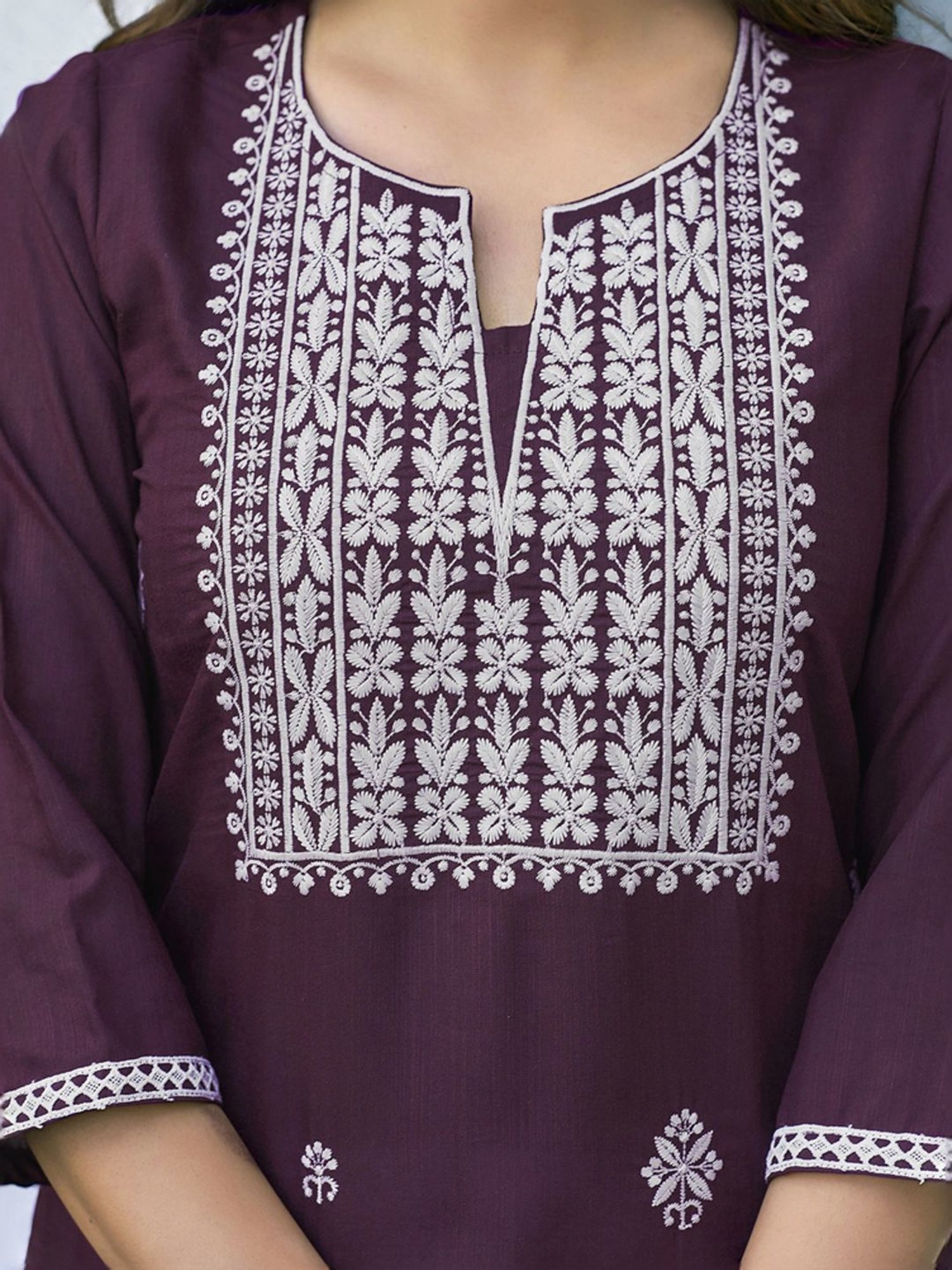 Skylee Purple Embroidered Straight Kurta