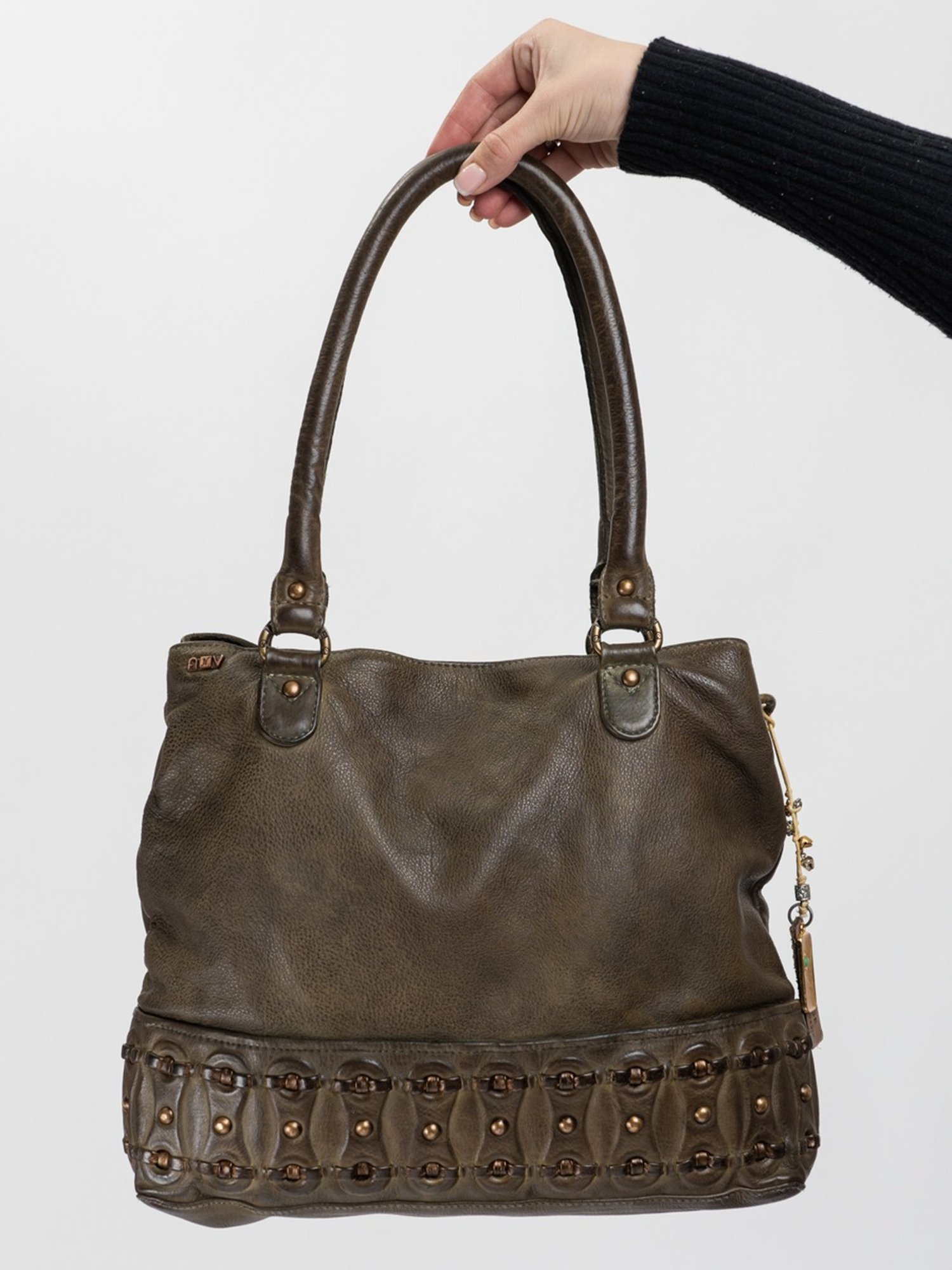 Art N Vintage Isonza Olive Leather Textured Medium Shoulder Handbag