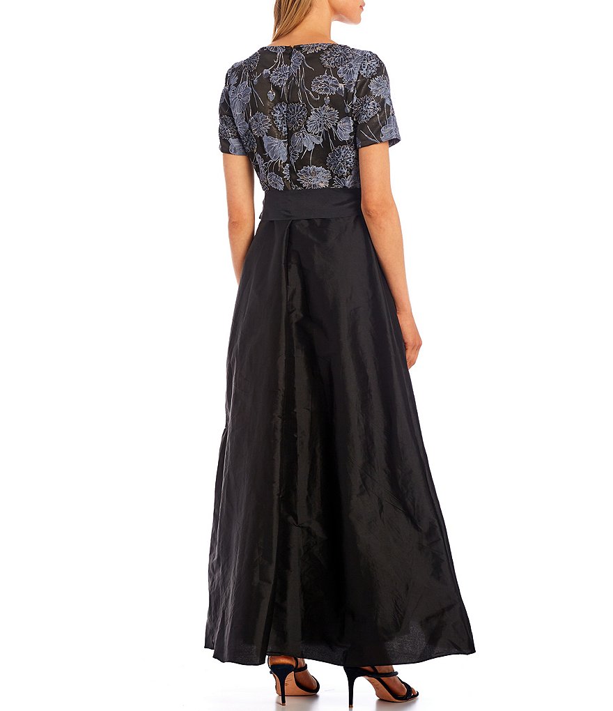 Pisarro Nights Embroidered Bodice Taffeta Bow Round Neck Short Sleeve Gown