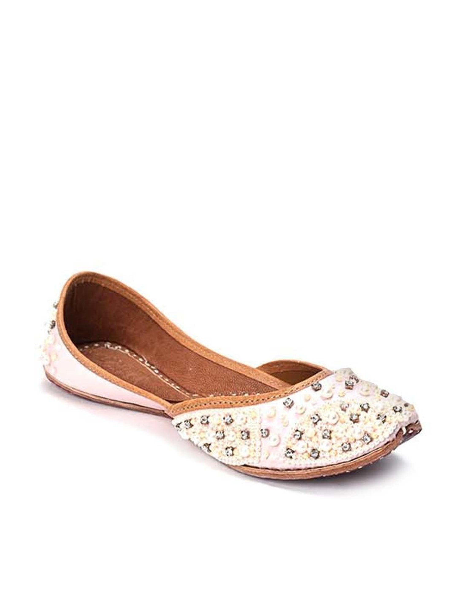 Scentra Women's Beige Ethnic Juttis