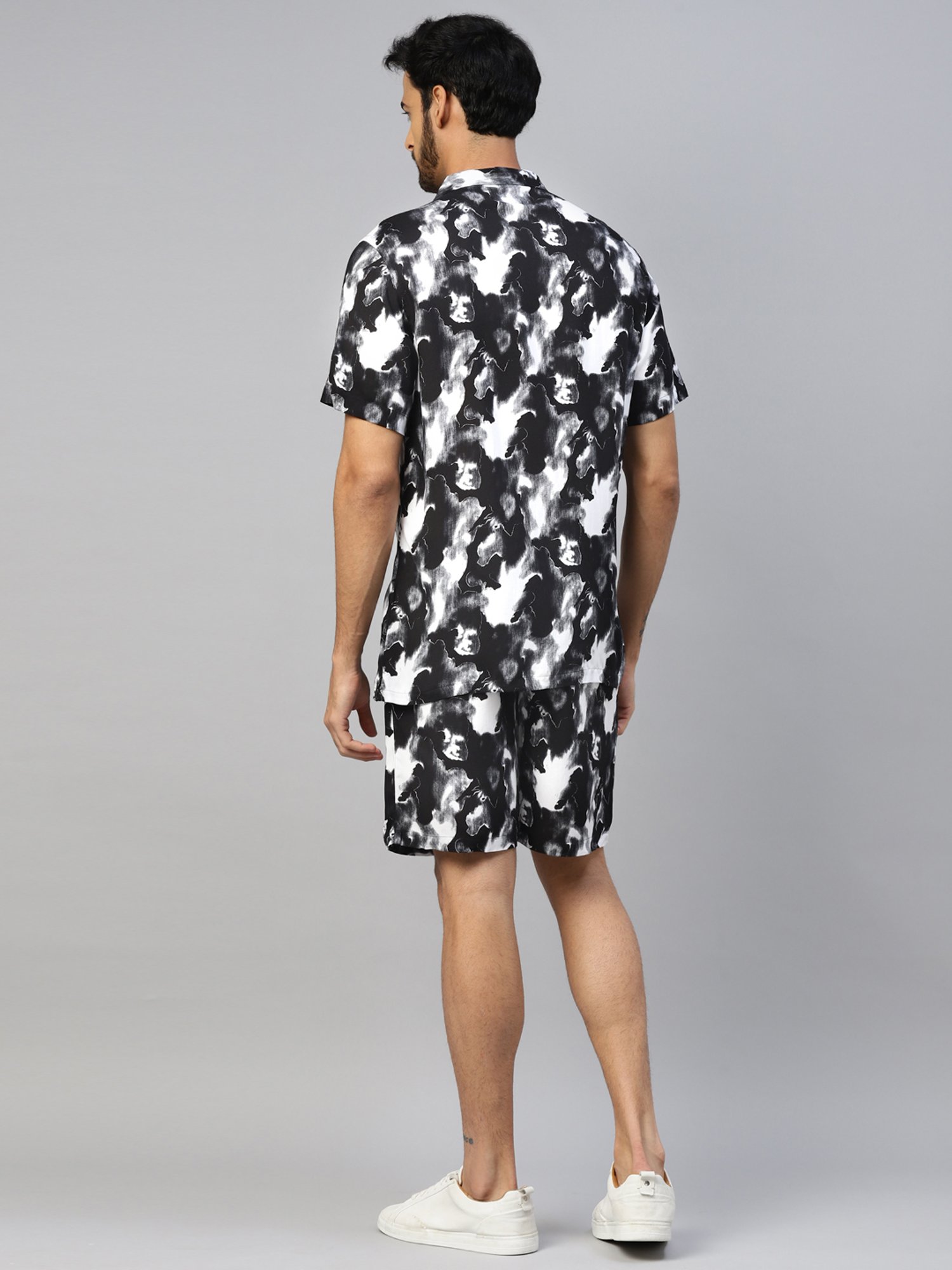 Don Vino Black & White Relaxed Fit Printed Shirt & Shorts Set