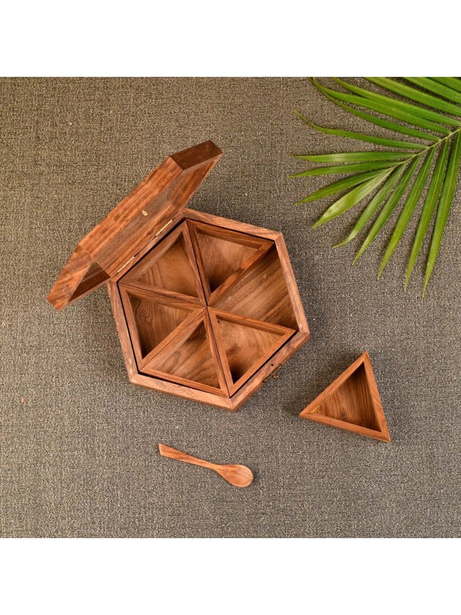 VarEesha Brown & Black Bamboo Multi-Purpose Basket - Set of 1