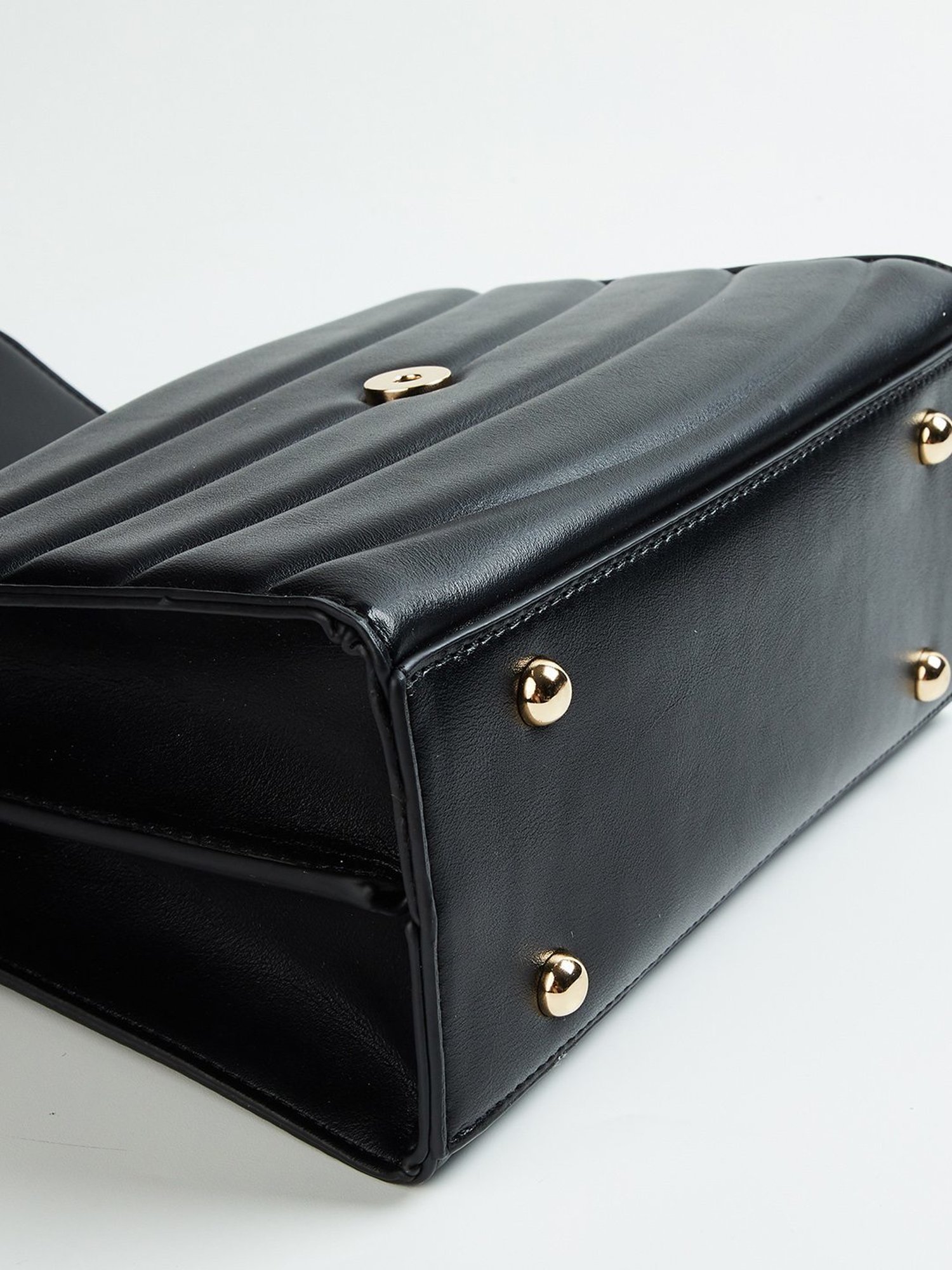 Elle Black Textured Handbag