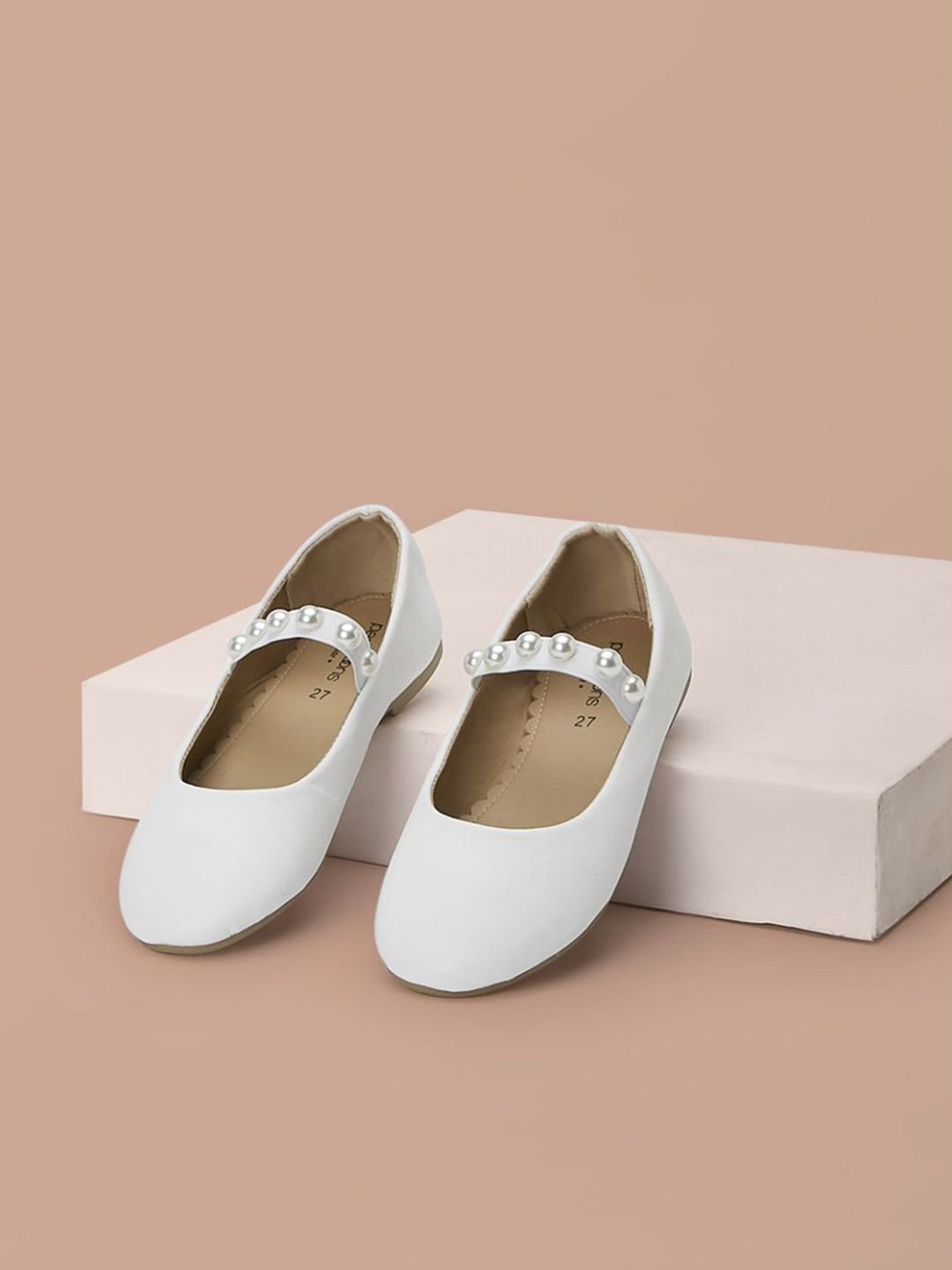 Shoetopia Kids Black Toe Ring Sandals