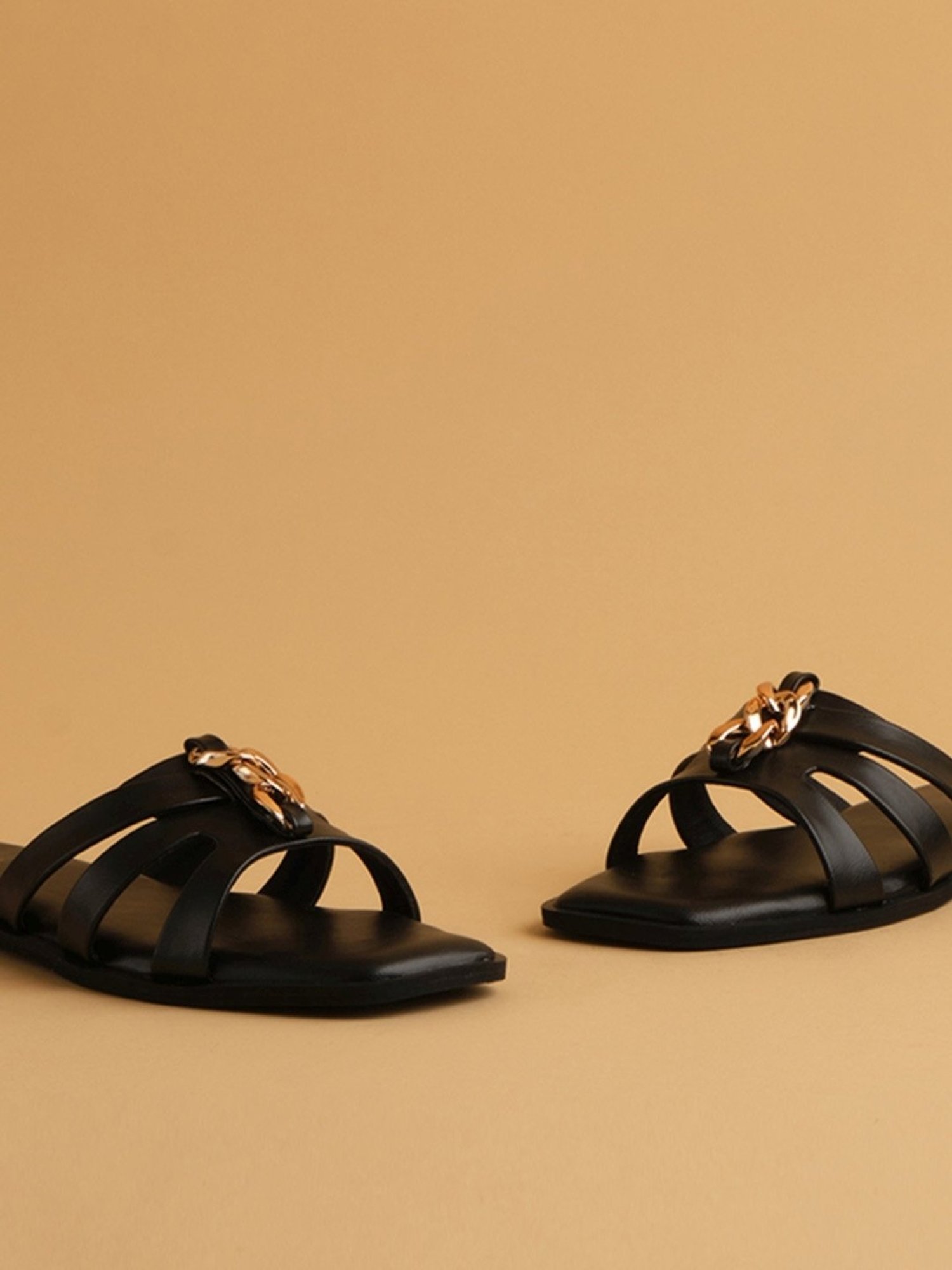 Eridani Women's Alexa Black Casual Sandals