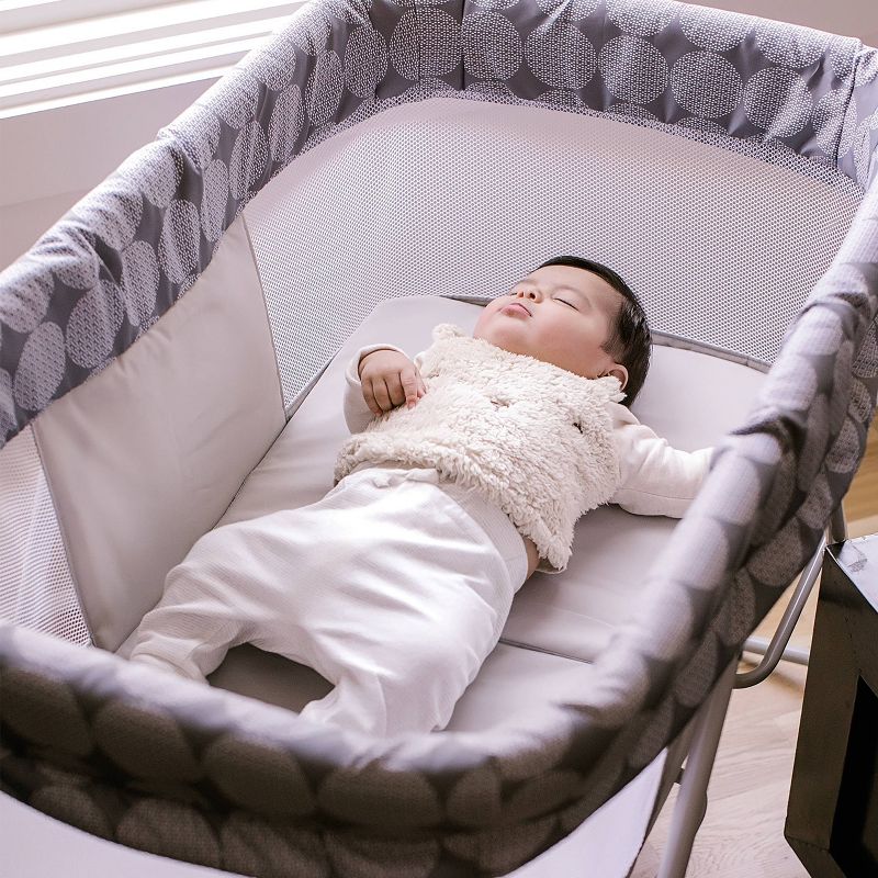 Simmons Kids' Silent Auto Gliding Elite Bassinet - Odyssey