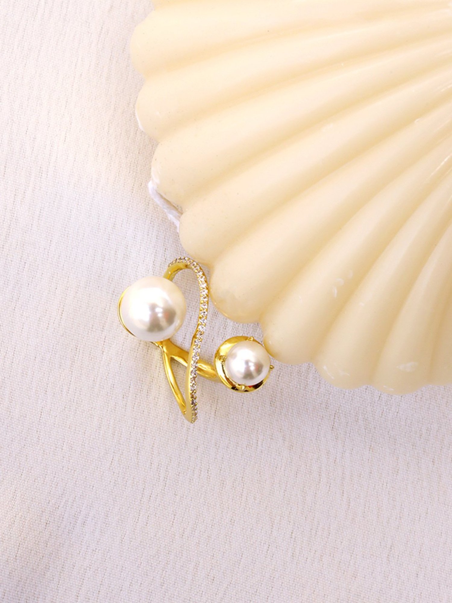 Perfectly Average Twisted Pearl Ring