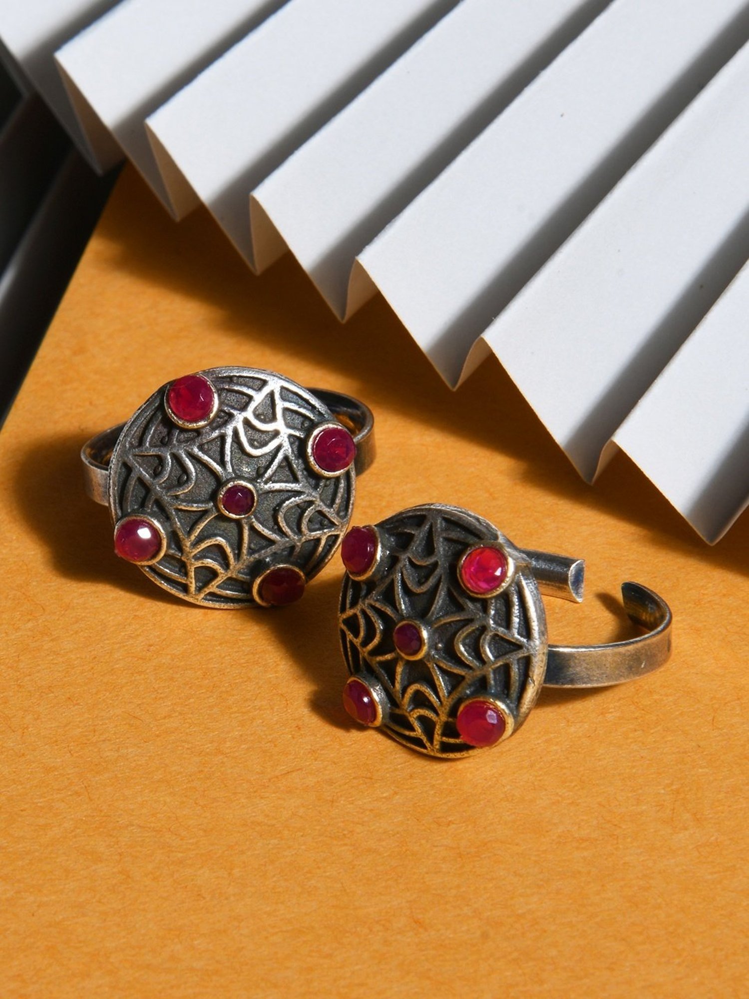 Fida Ethnic Oxidized Silver-Plated Toe Rings for Women