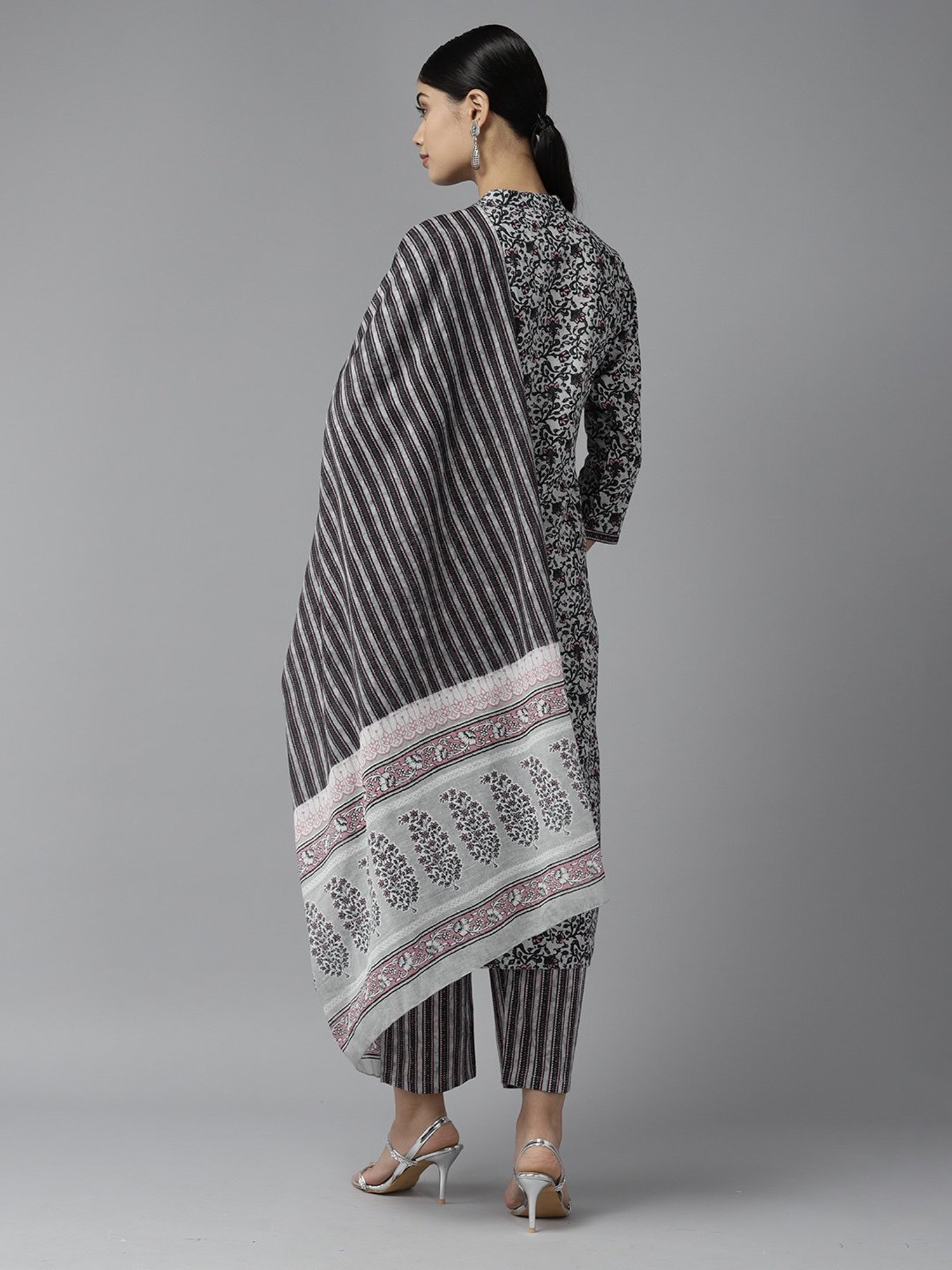 Prakrti Grey Cotton Printed Kurta With Pant & Dupatta