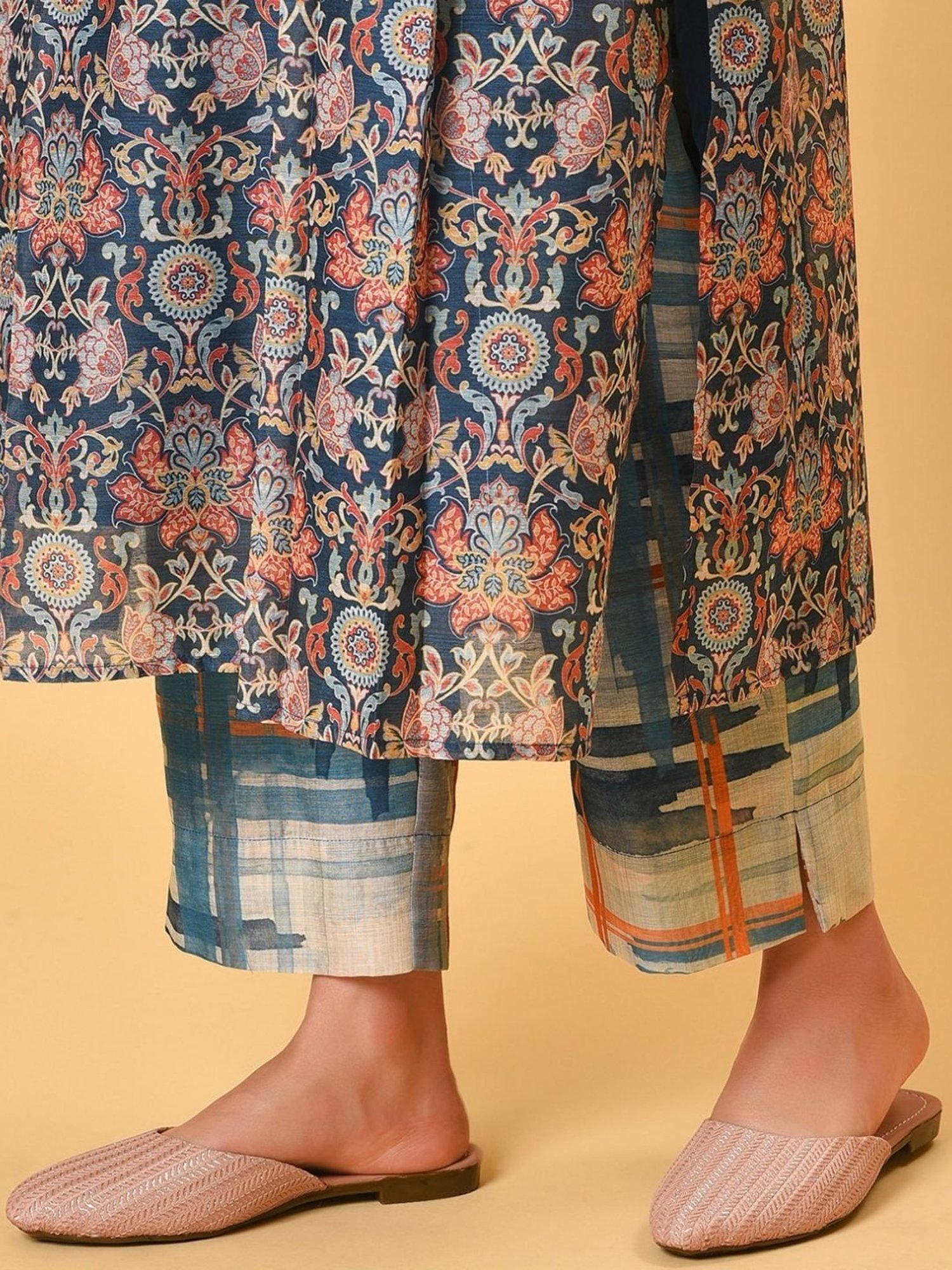 Nuhh Blue Printed Kurta with Pant & Dupatta