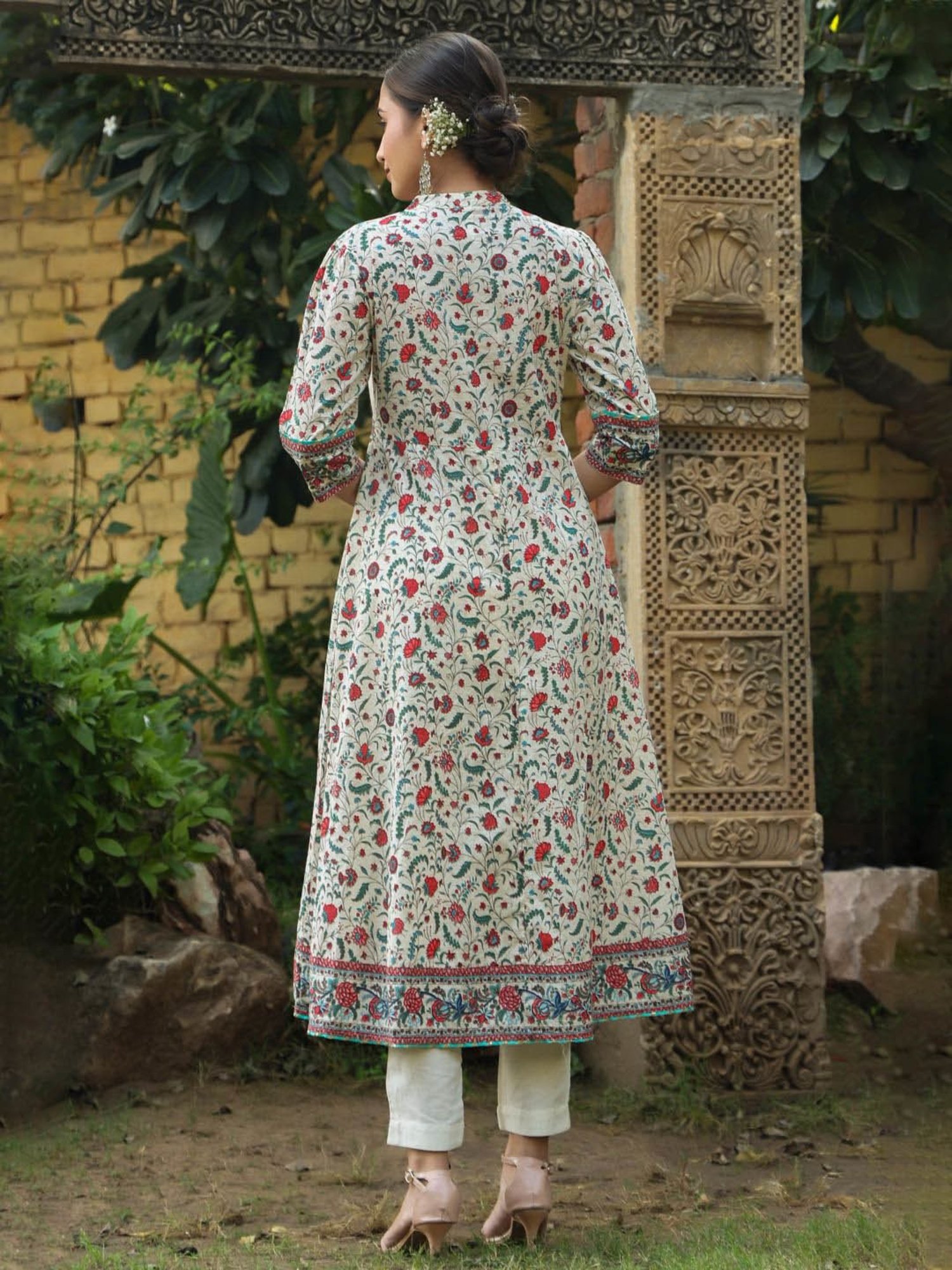 Saffron Threads Black Printed Straight Kurta