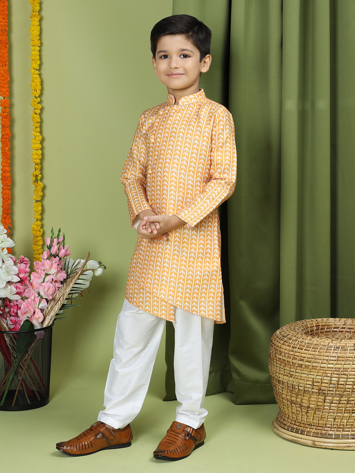 TABARD Kids Yellow & white Printed Full Sleeves Kurta with Pyjamas