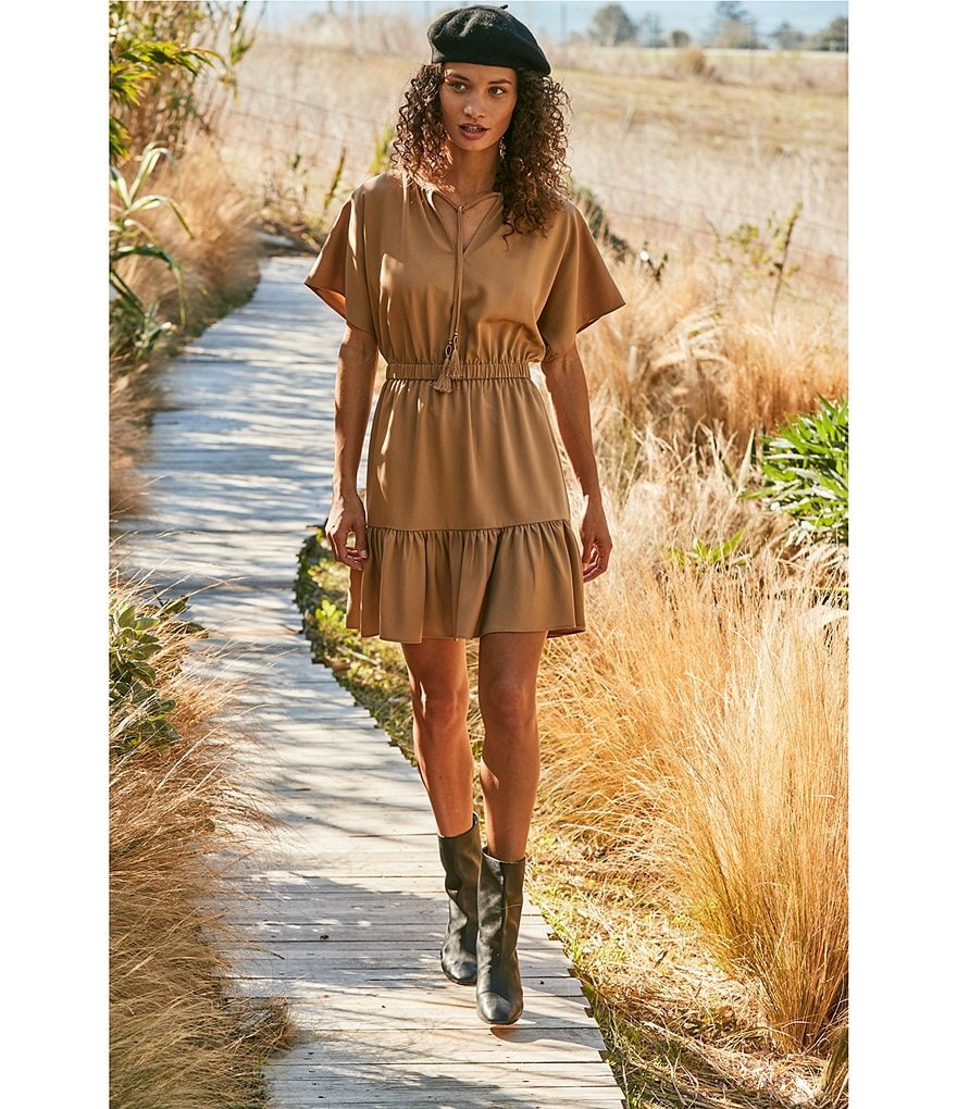 Trina Turk Mahalo Tassel Tie Notch Split V-Neck Short Sleeve Tencel Dress