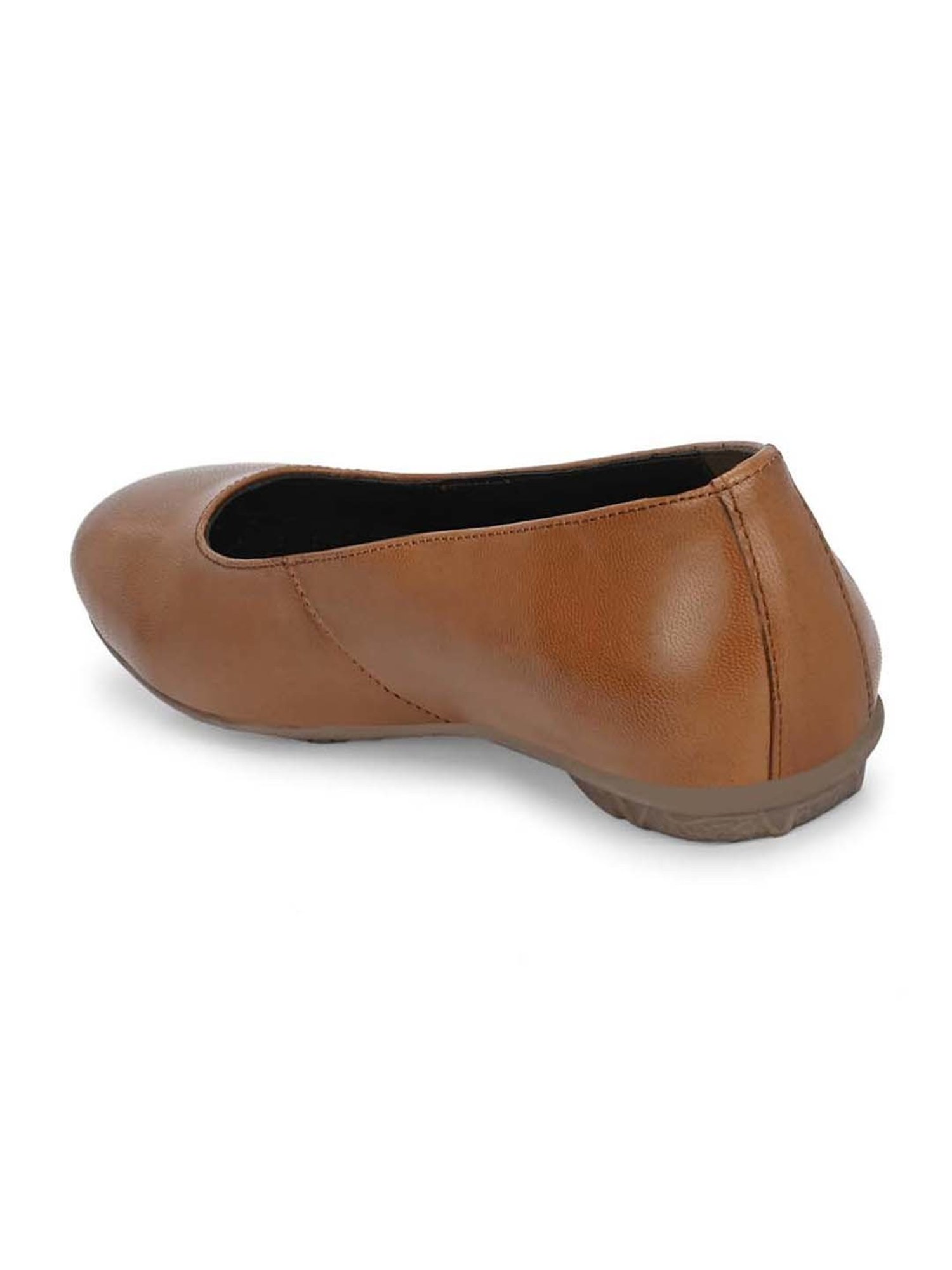 Carlo Romano Women's Tan Flat Ballets