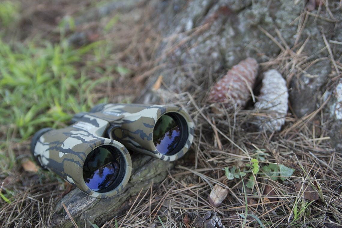 Celestron 10x42 Gamekeeper Roof Prism Binocular (Mossy Oak Bottomland Camo)