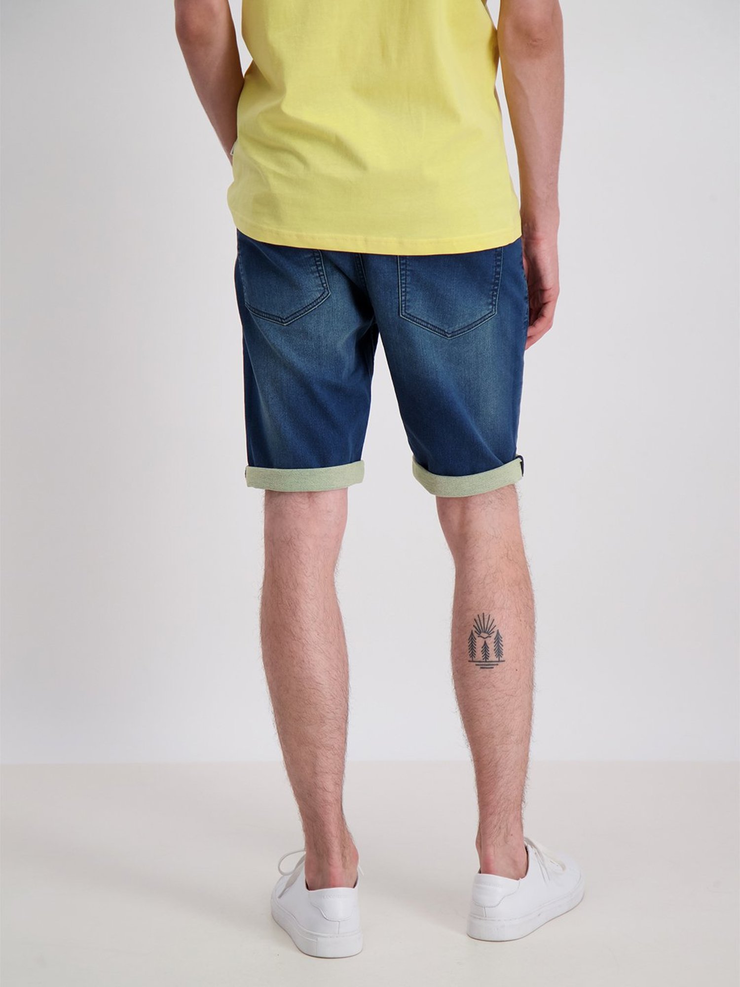 Lindbergh Blue Mid Rise Solid Bermuda Shorts
