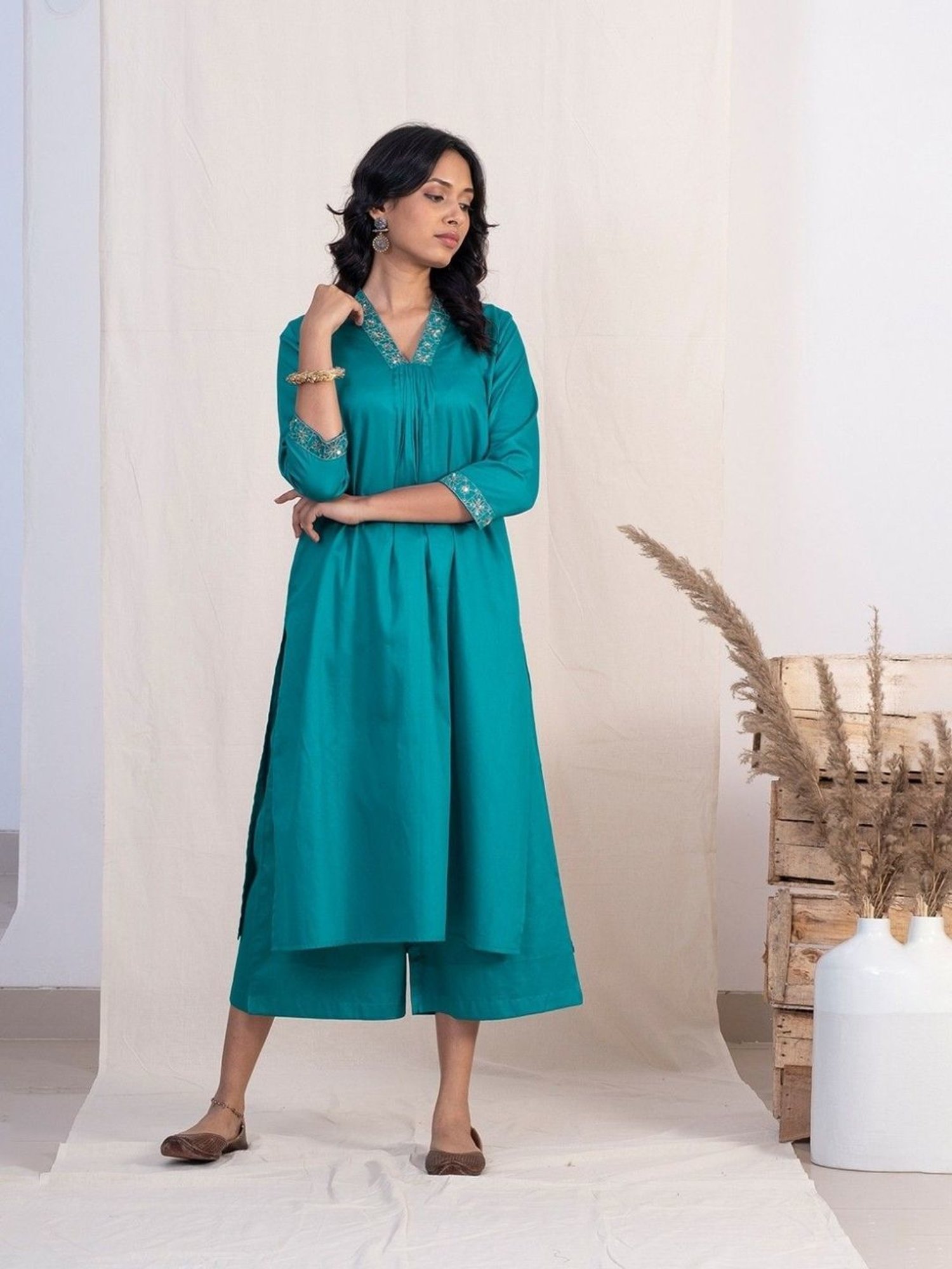 Akiso Jashn Blue V Neck Multiple Pleats Kurta