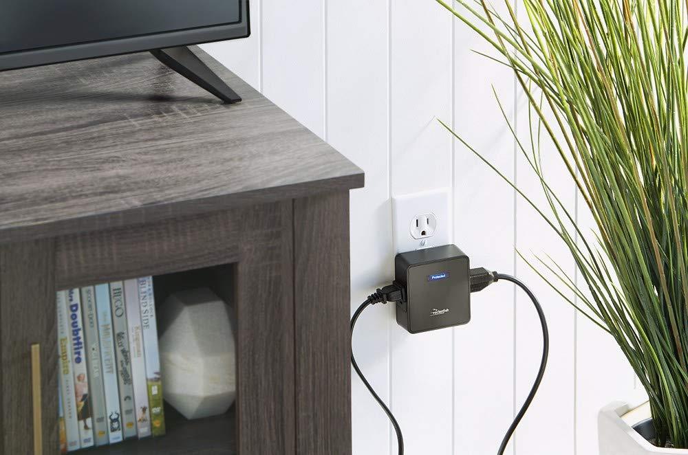 Rocketfish 2-outlet Surge Protector 1500 Joules 47dB Black RF-HTS1215