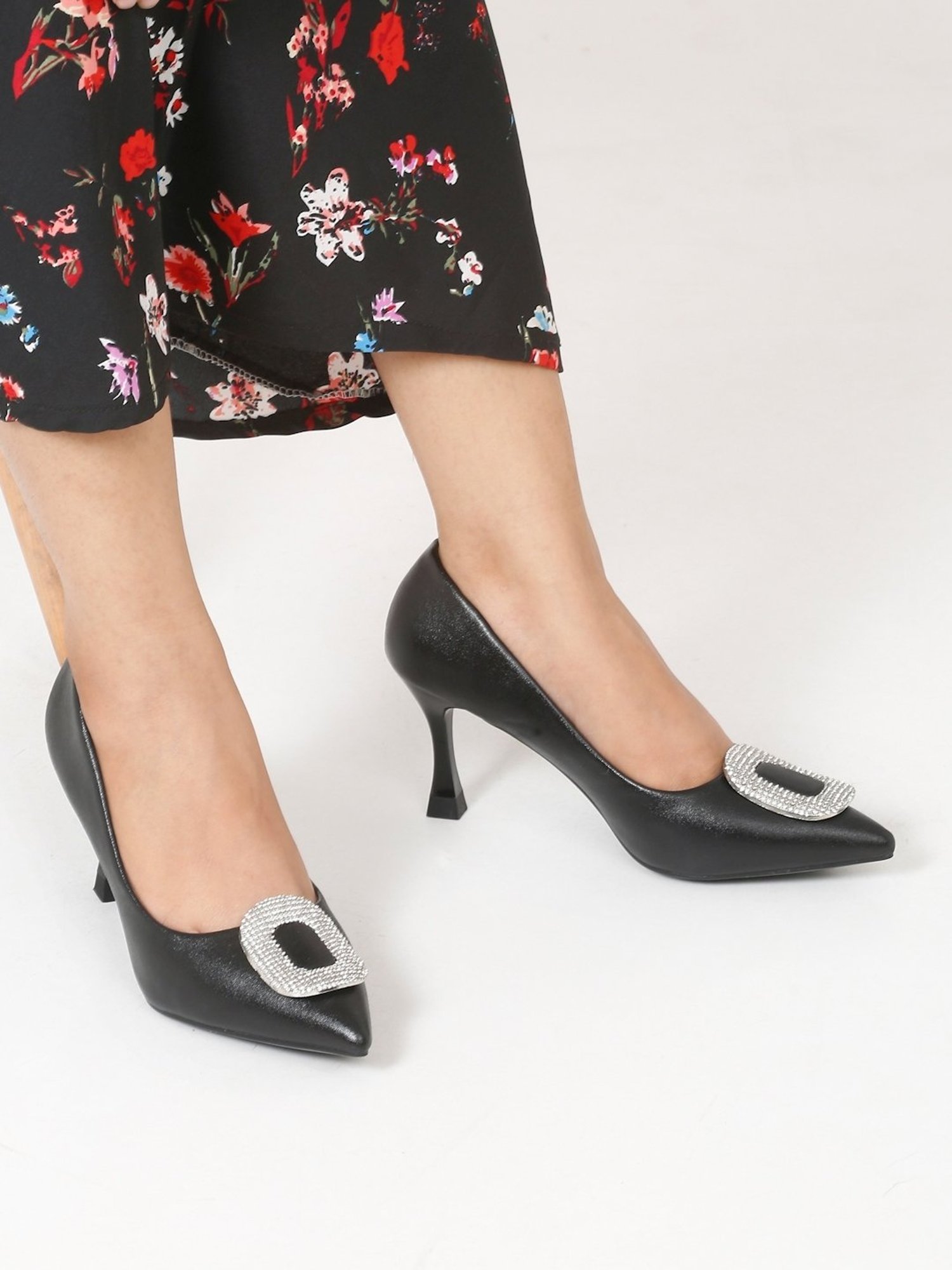 Flat N Heels Women's Black Stiletto Pumps