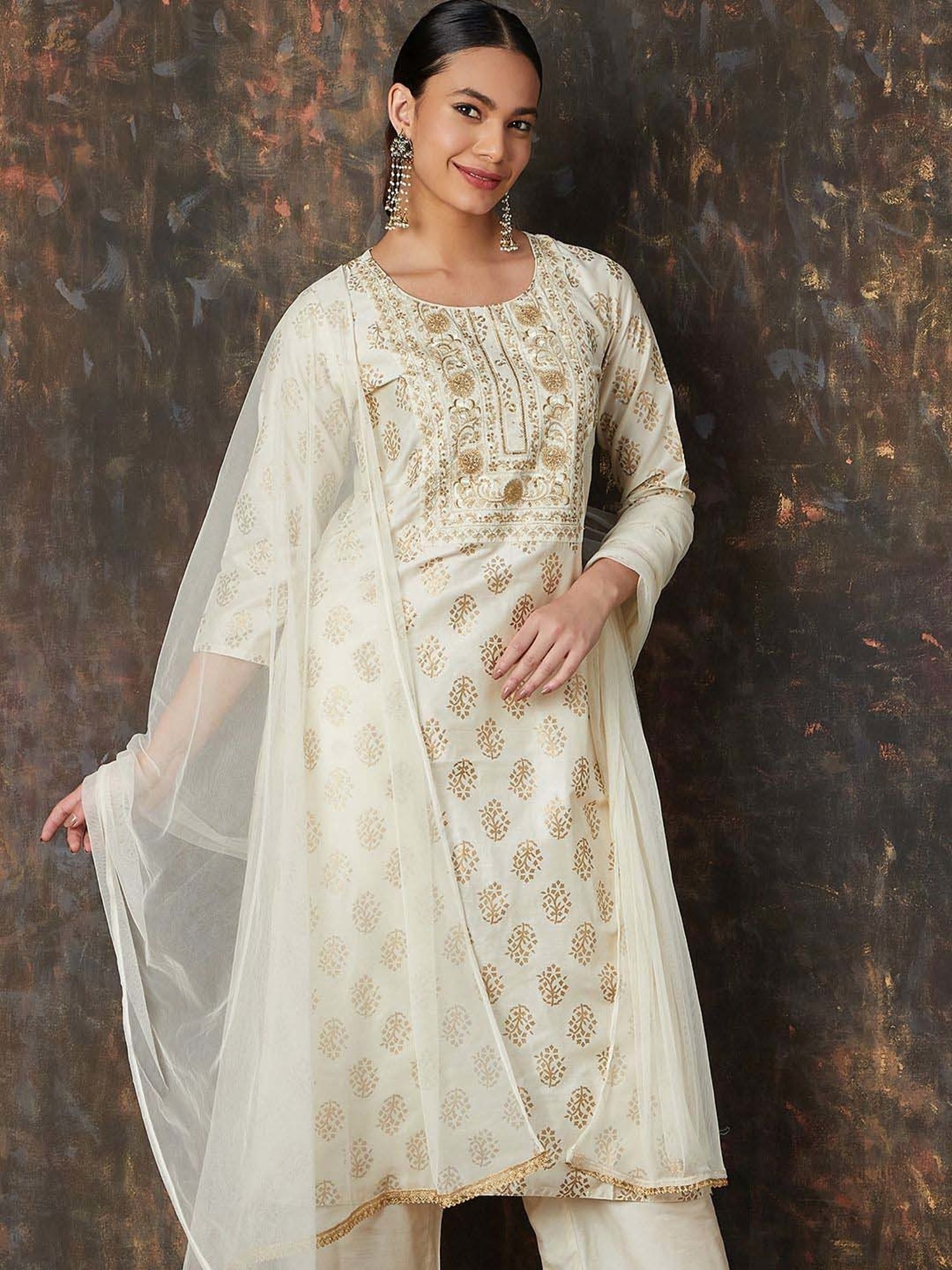 Melange by Lifestyle Off-White Embroidered Kurta Pant Set With Dupatta