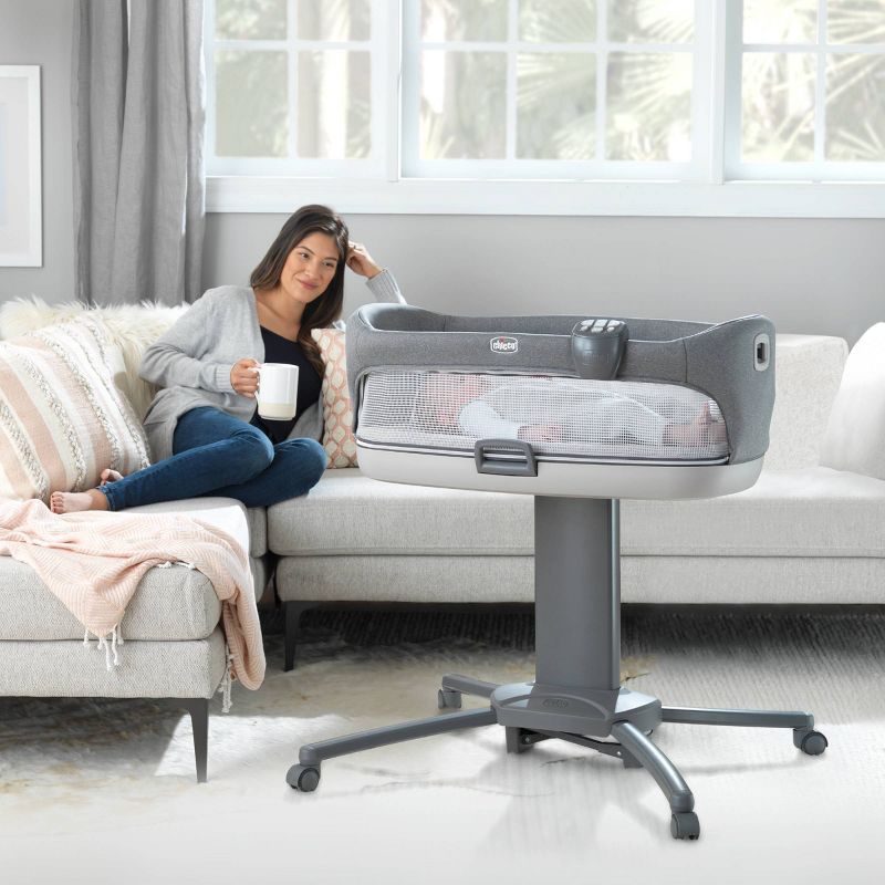 Simmons Kids' Silent Auto Gliding Deluxe Bassinet - Embossed Paisley