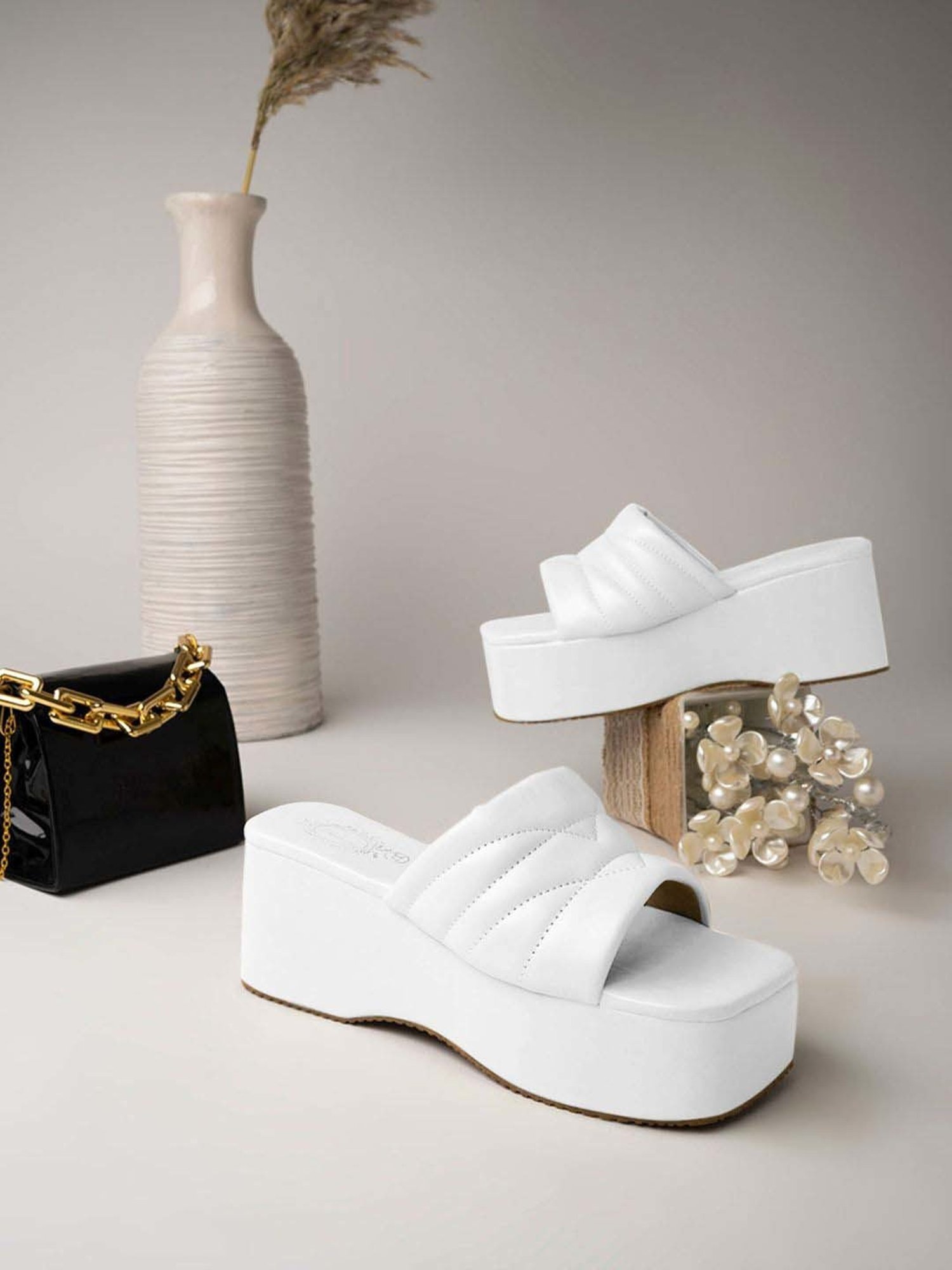 Shoetopia Kids White Casual Slides