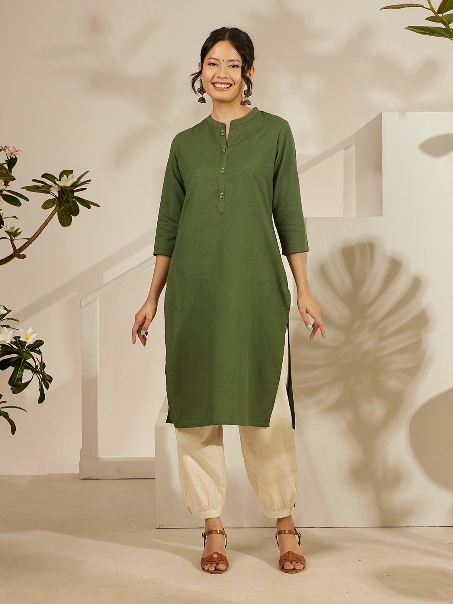 Daali Green Cotton Flax Mandarin Collar 3/4 Sleeves Smart Formals Kurta with Two Pockets