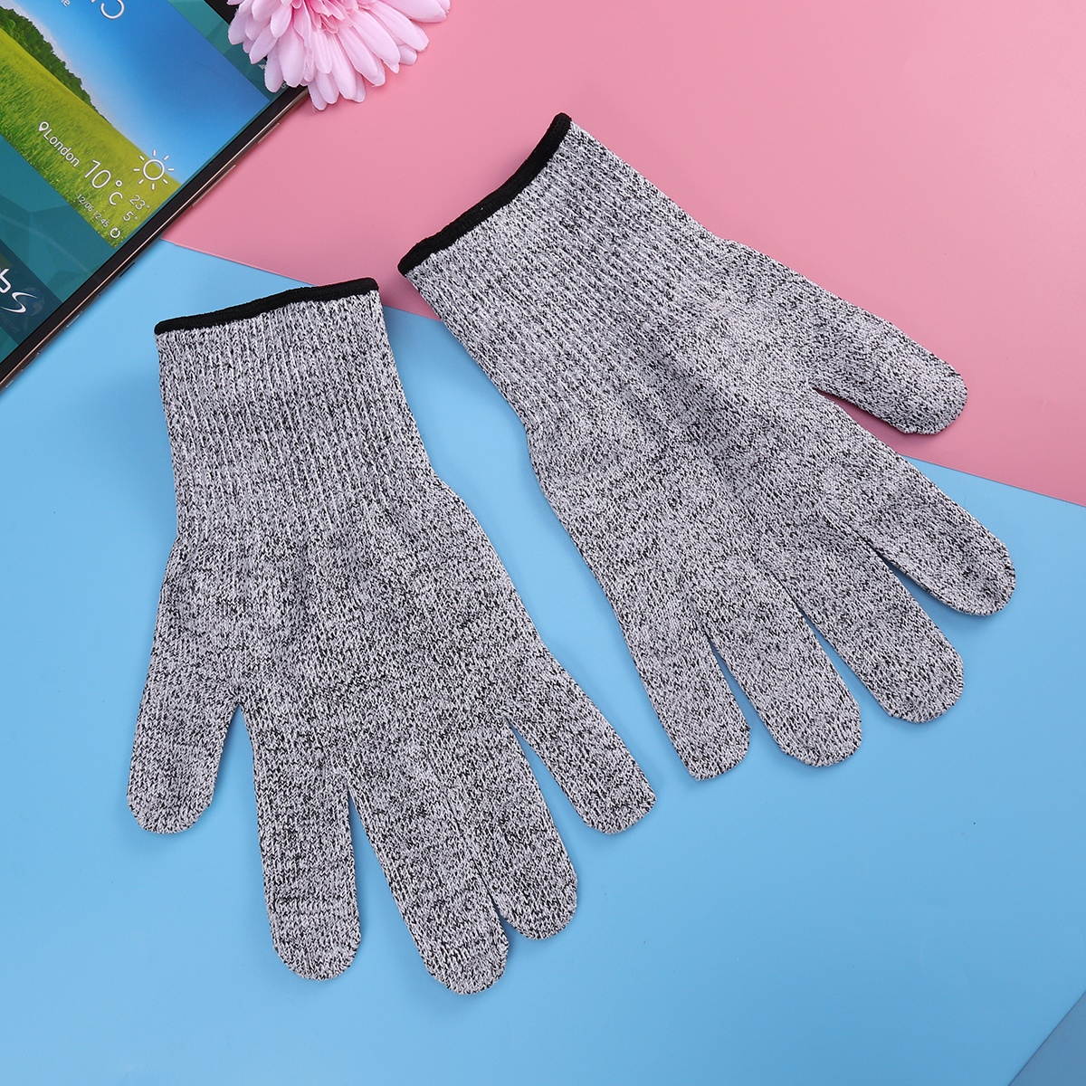 1Pair Cut Resistant Gloves High Performance Level 5 Protection Kitchen Glove for Hand Safety While Cutting Cooking Doing Yard Work Size M(White and Gray)