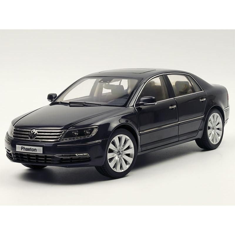 Volkswagen Phaeton Mazzepa Grey 1/18 Diecast Model Car by Kyosho