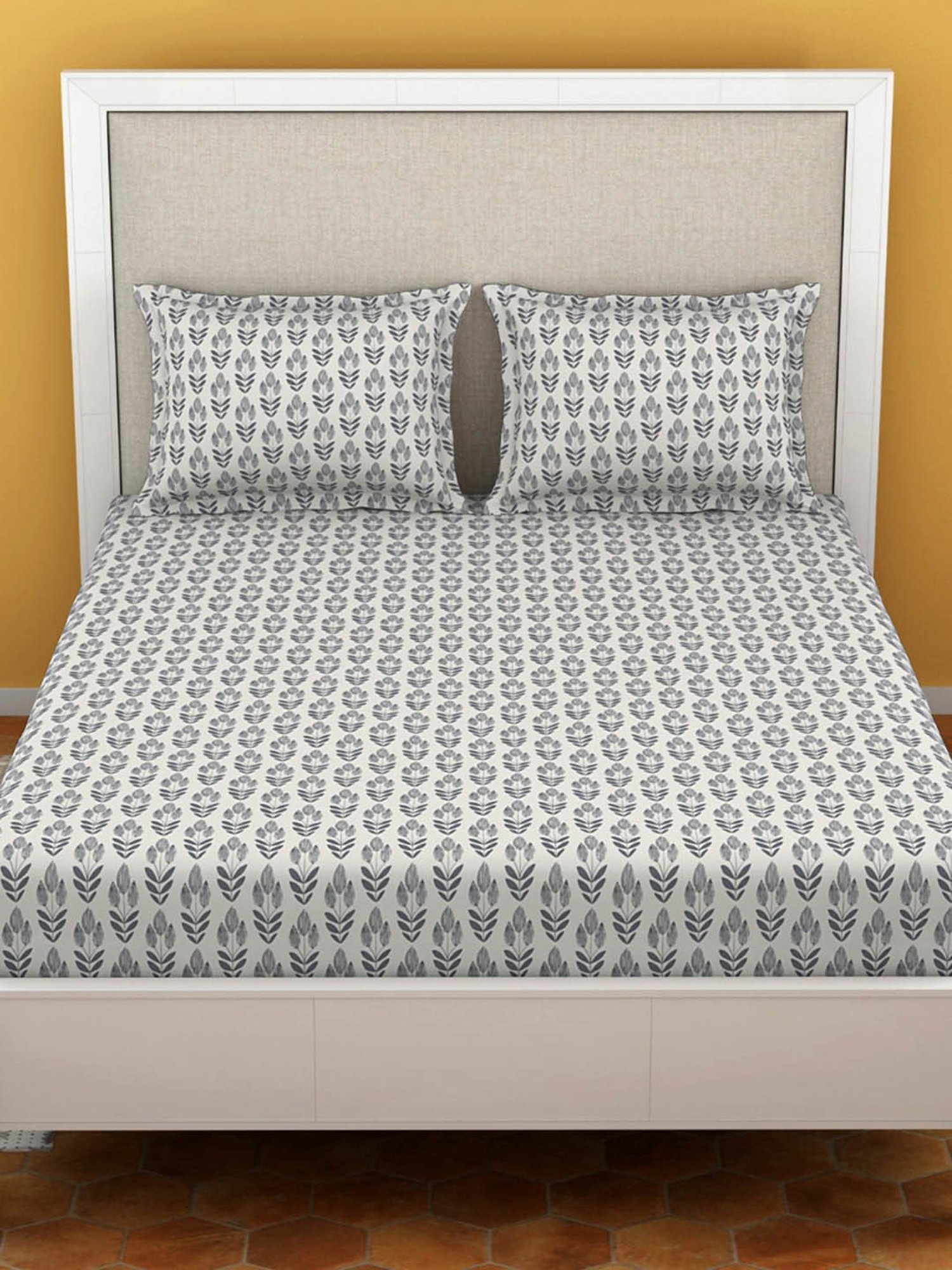 Welspun Dazzle Floral White 140 TC Microfiber Double Bedsheet with 2 Pillow Covers