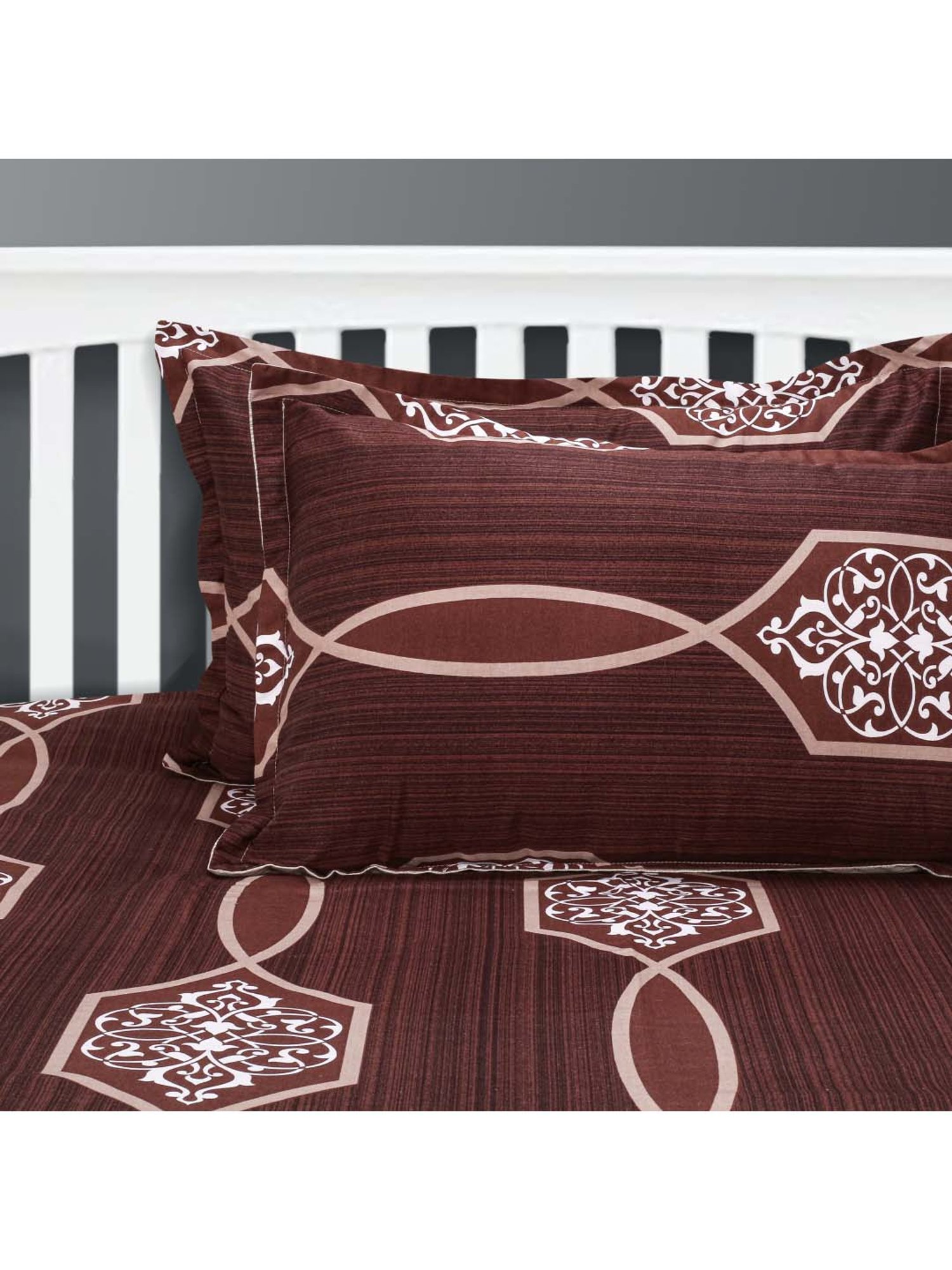 Swayam Zinnia Abstract Maroon 210 TC Cotton King Bedsheet with 2 Pillow Covers