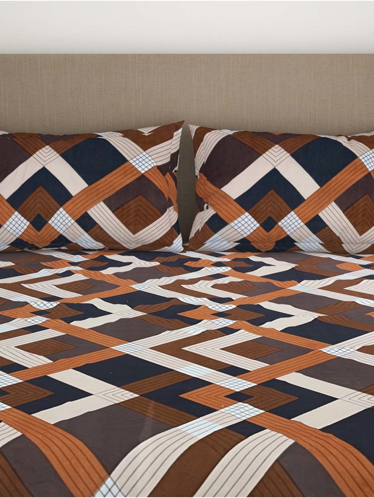 Welspun Bliss Brown Microfibre 120 TC Double Bedsheet with 2 Pillow Covers