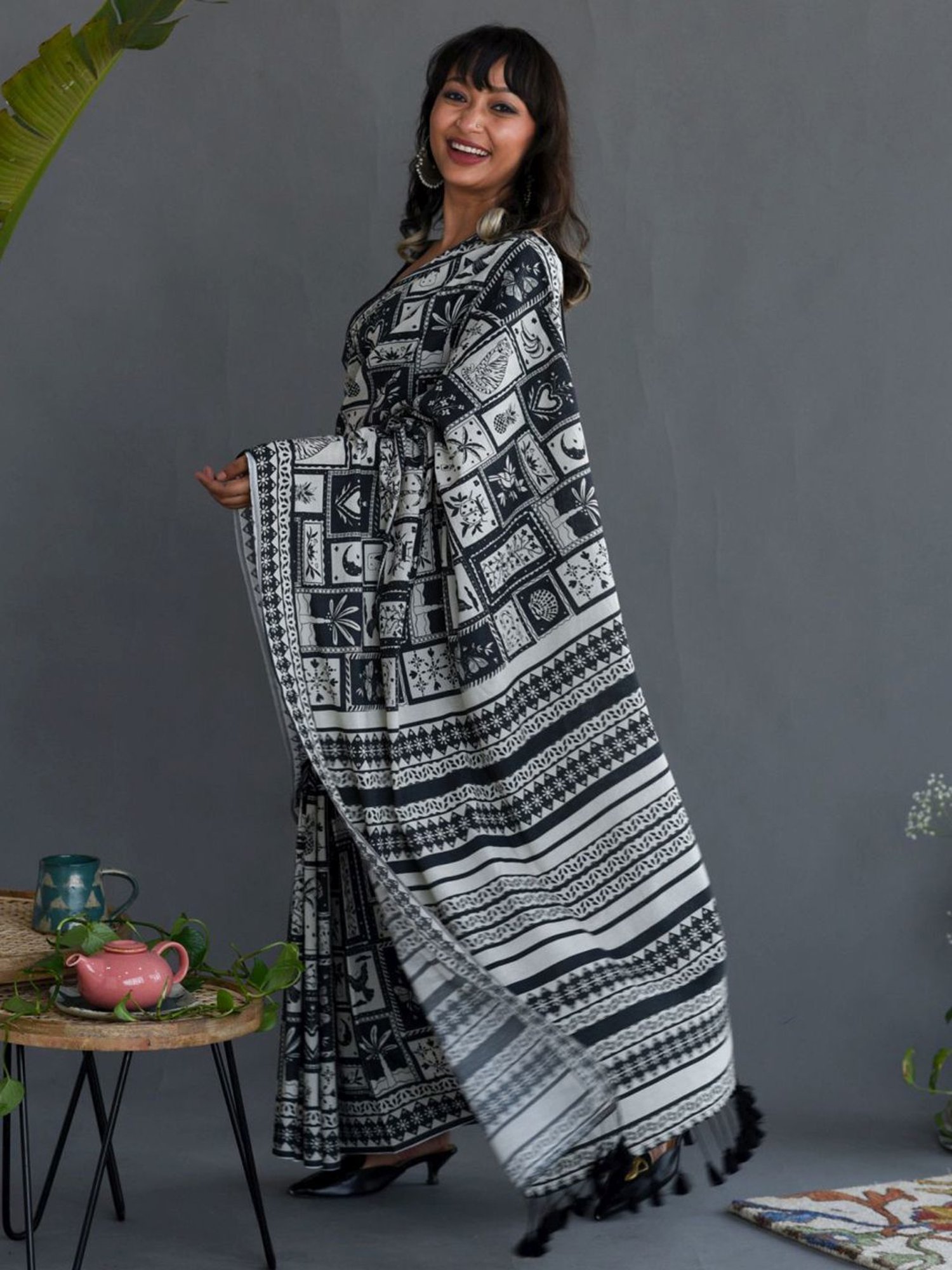 Suta Black & White Cotton Printed Saree Without Blouse