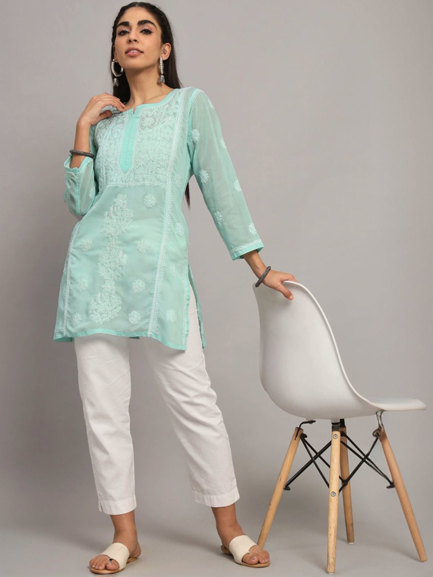 PARAMOUNT CHIKAN Sea Green Cotton Hand Embroidered Chikankari Straight Kurti