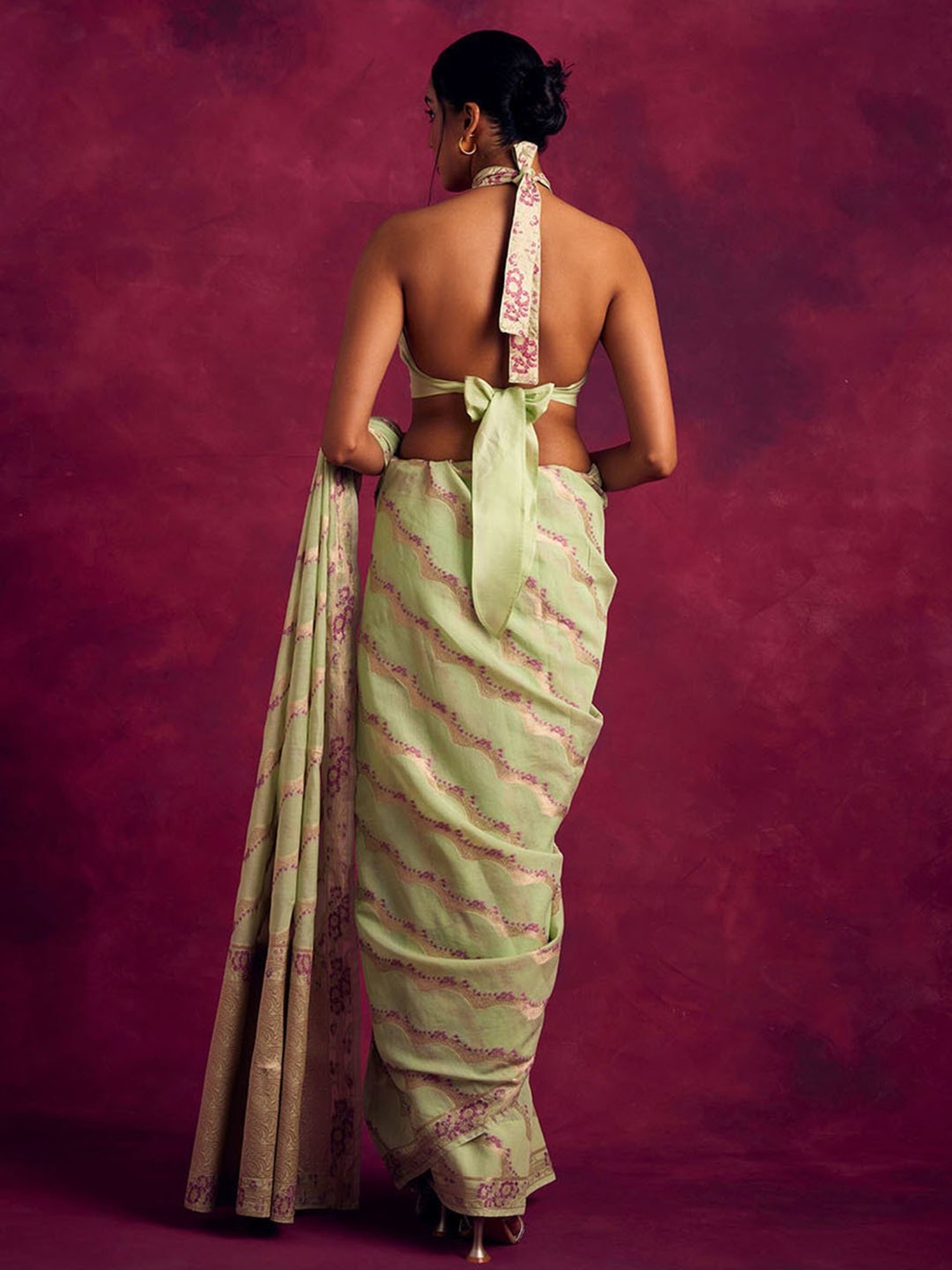 Abhishti Green Woven Saree Without Blouse