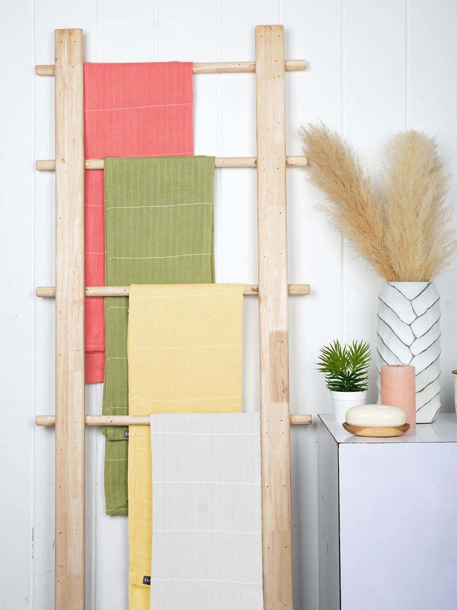 Doctor Towels Multicolor 350 GSM Aloevera Double Cloth Bath Towel - Set of 4