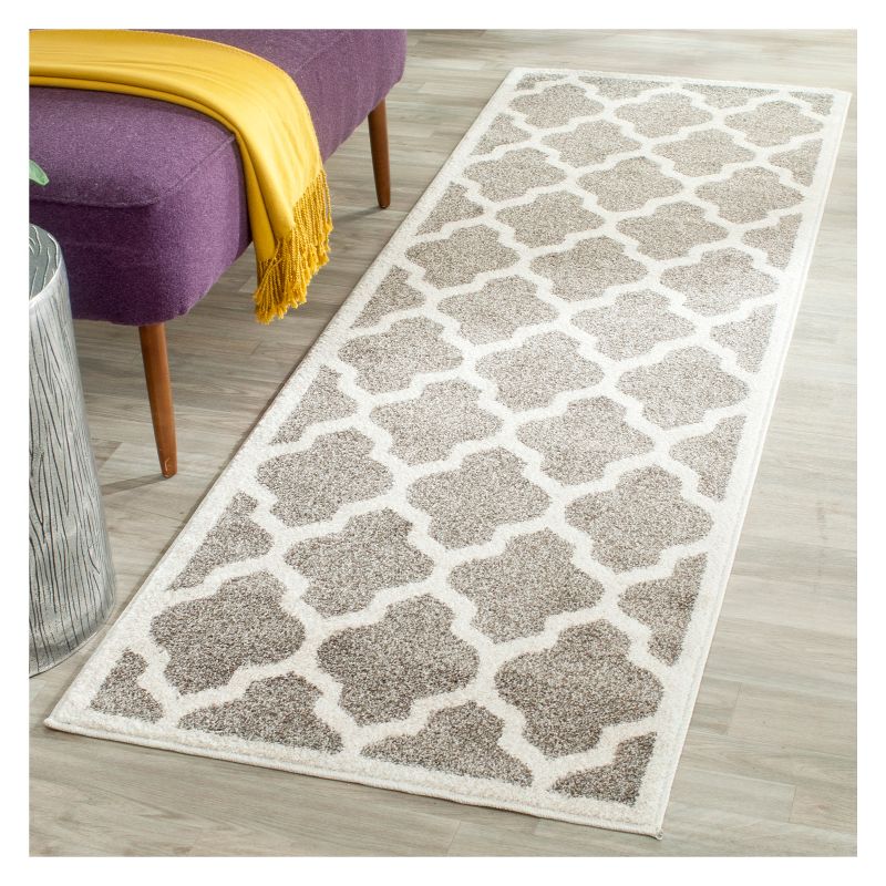 8' x 10' Le Soleil Outdoor Rug Black/Ivory - Linon
