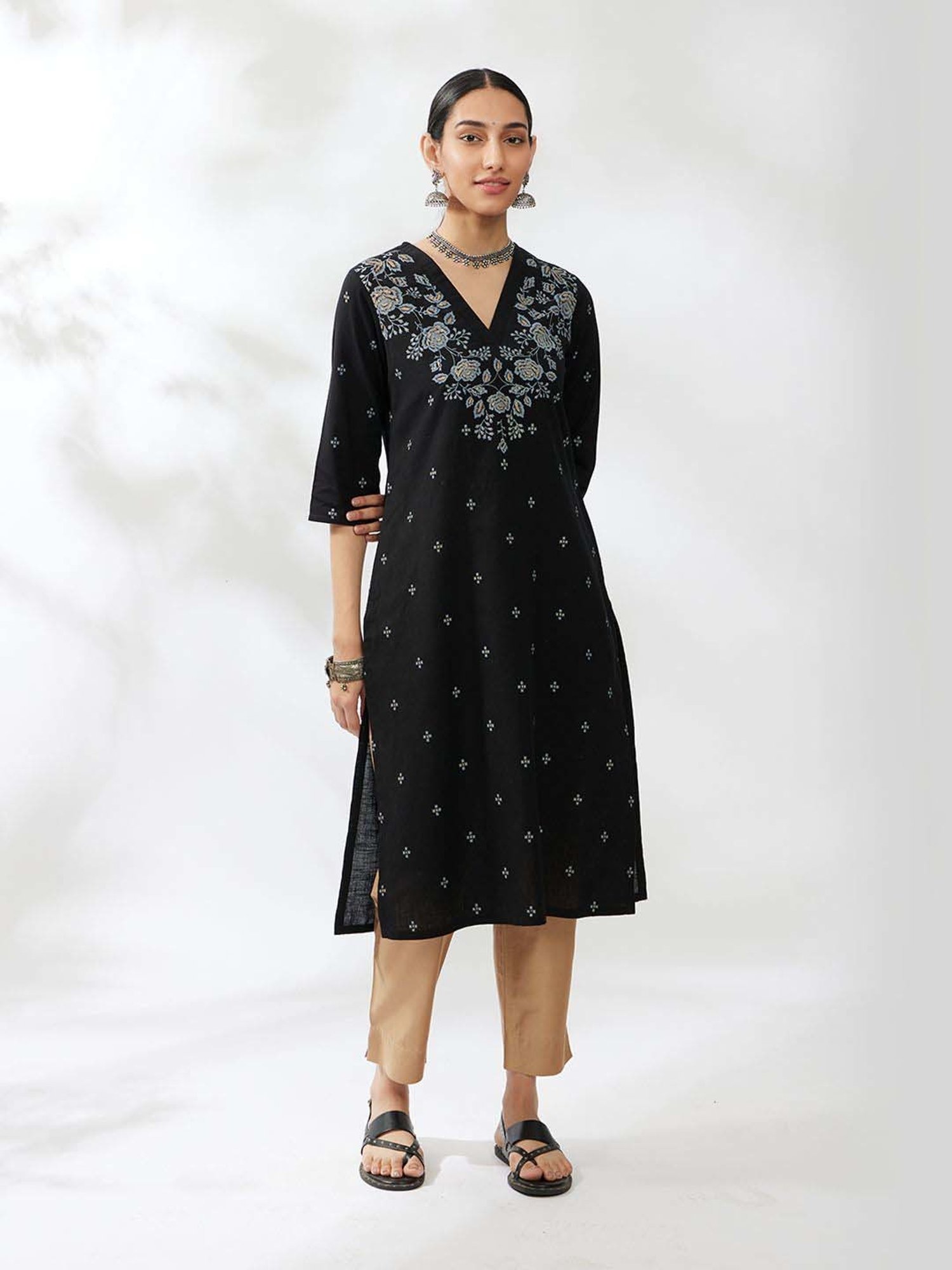 Daali Black Cotton Floral Print Straight Kurta
