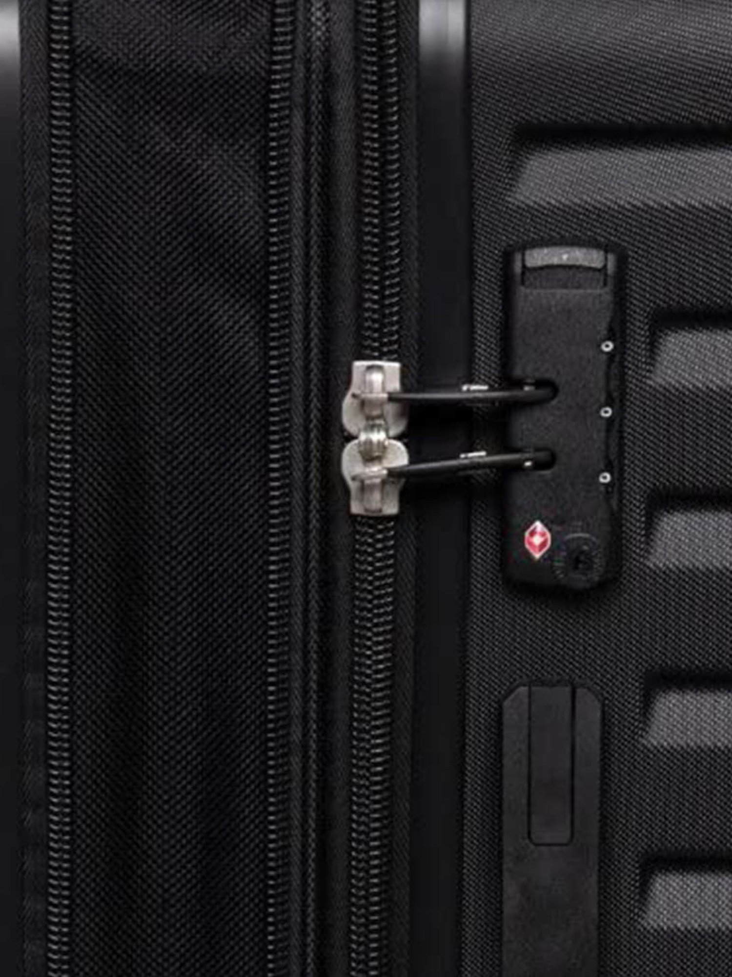It luggage Resonating Black Textured Medium Hard Cabin Trolley