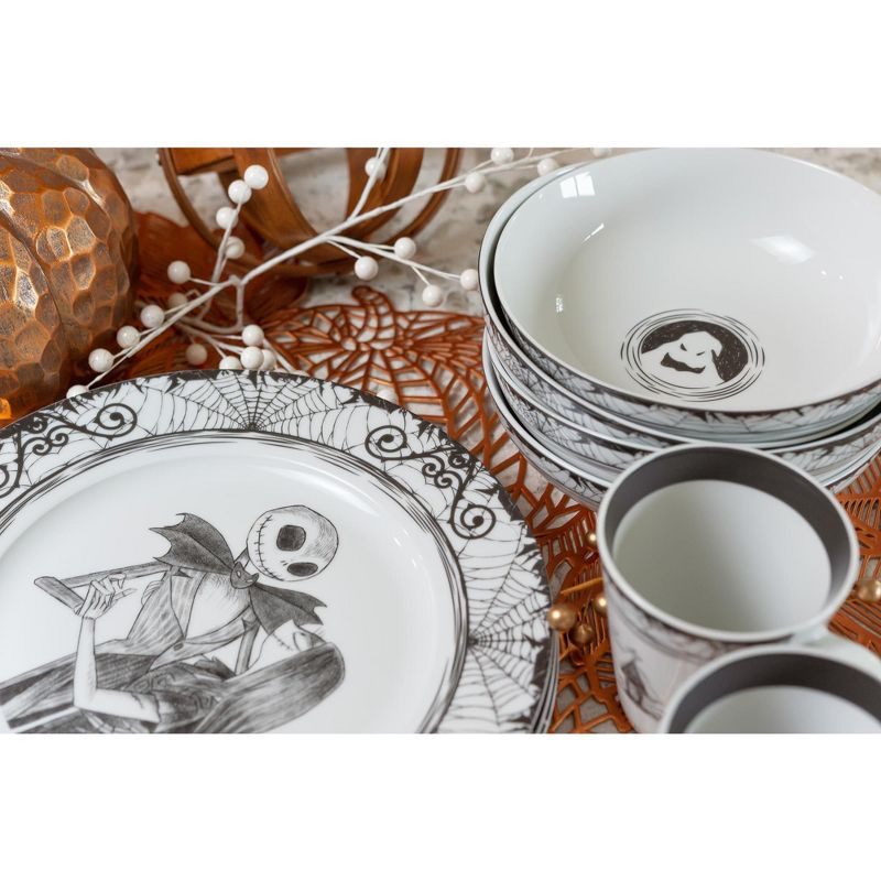 Robe Factory LLC The Nightmare Before Christmas 16-Piece Ceramic Dinnerware Set