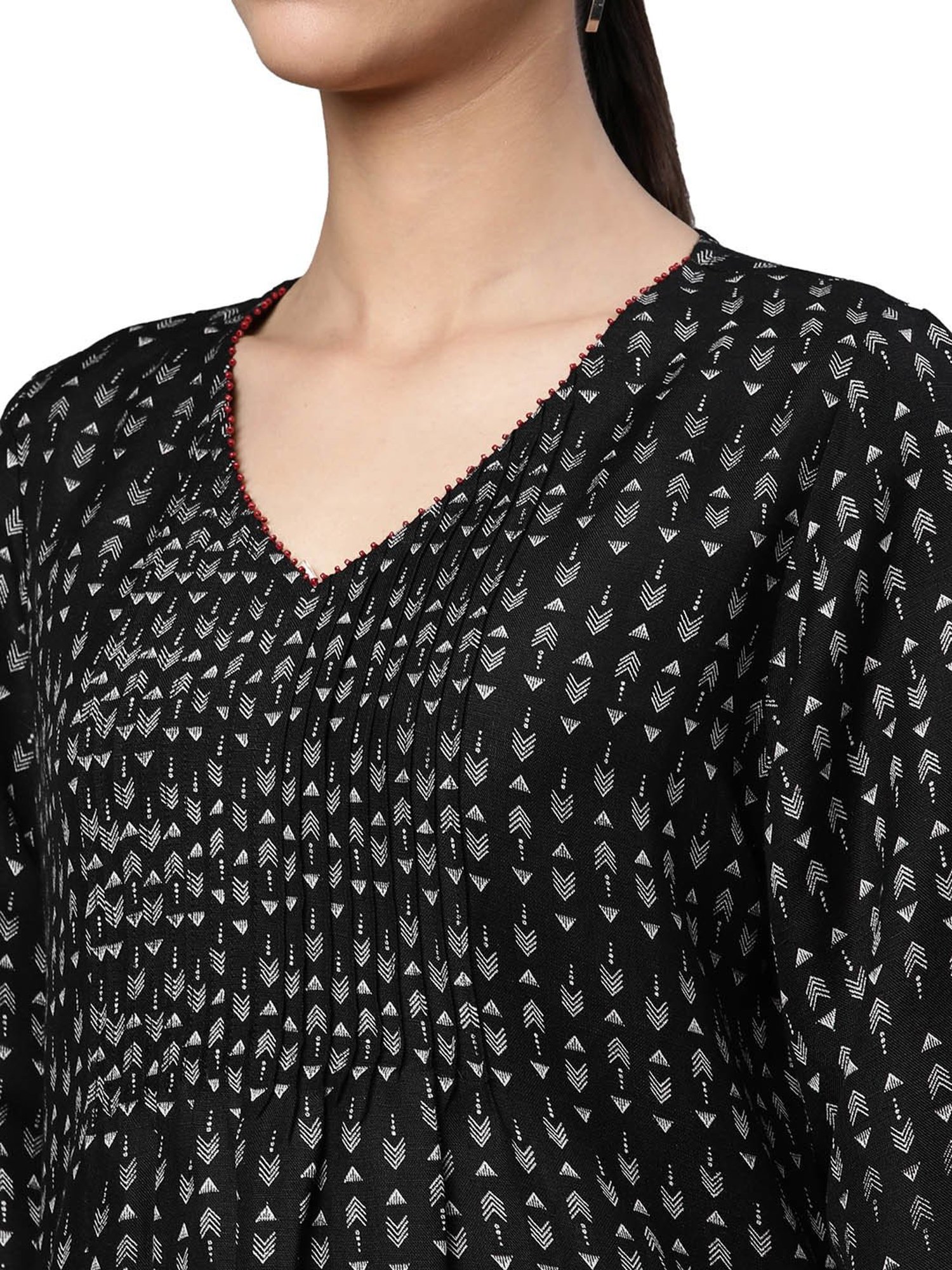 Linen Club Woman Black Printed A Line Kurta