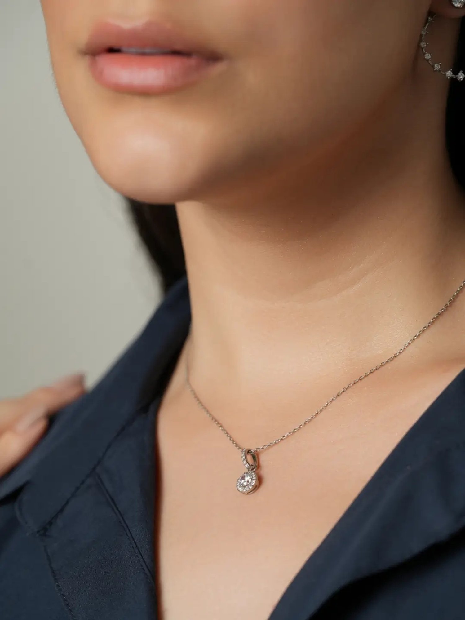 Zavya 92.5 Sterling Silver Pearlescent Elegance Pendant with Chain for Women