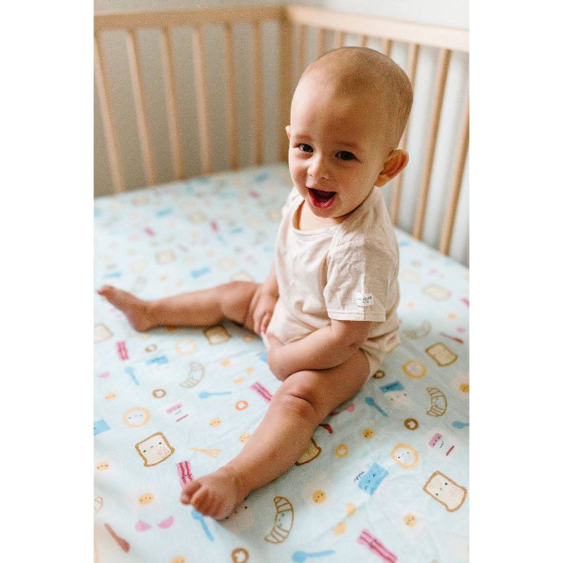 Loulou Lollipop Muslin Fitted Crib Sheet - Breakfast Blue