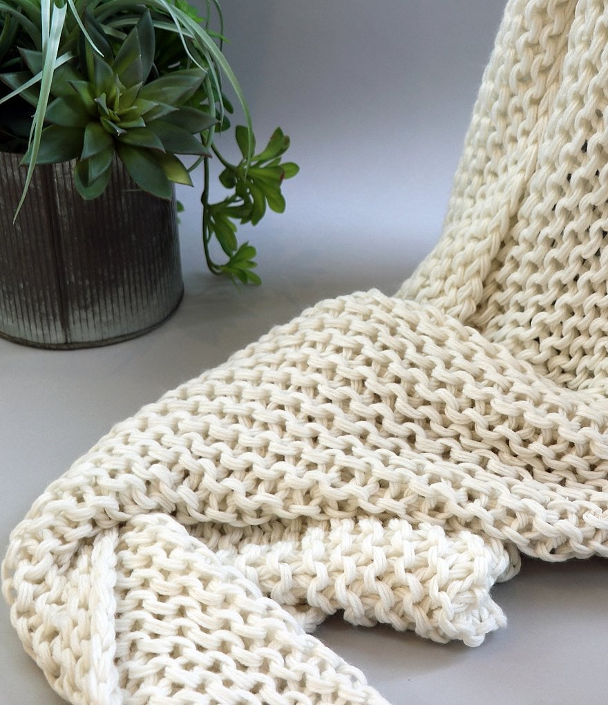 Oscar/Oliver Luca Throw