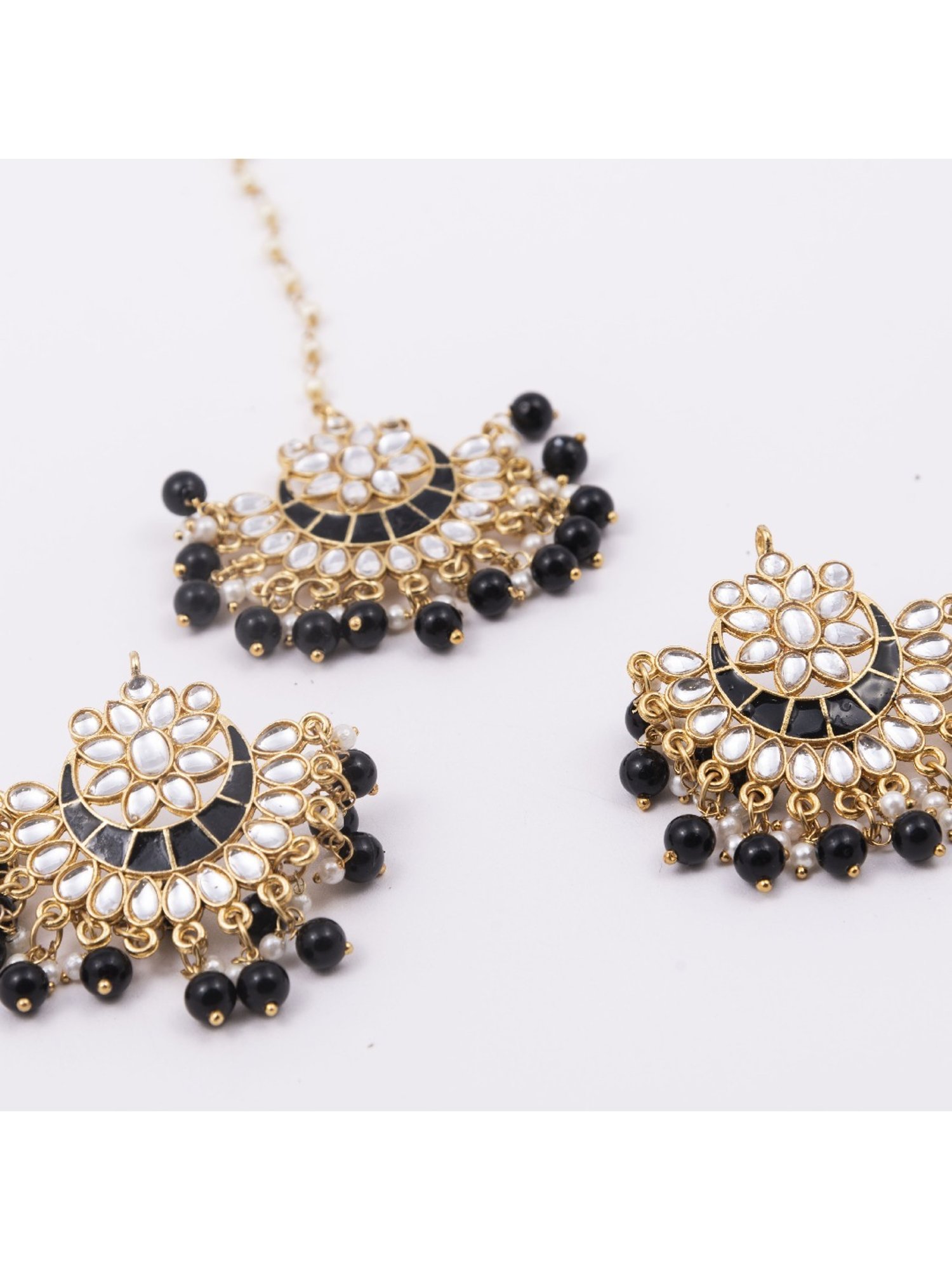 Jewelz Fastive Season Eye Catching Earring & Maang Tikka for womens & Girls